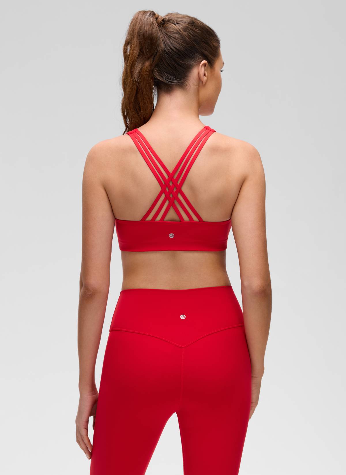 CRZ YOGA Mujer Sujetador Deportivo Butterluxe con Escote en V y Tiras Rojo Aurora