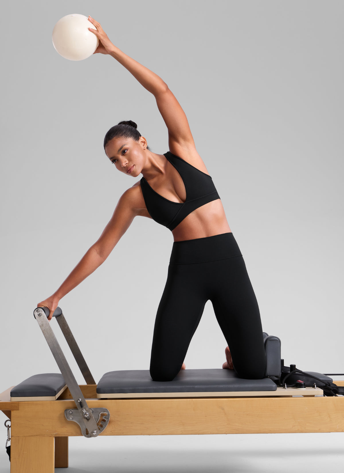 CRZ YOGA Women Butterlift® Sujetador Espalda Cruzada Tirantes Anchos Negro