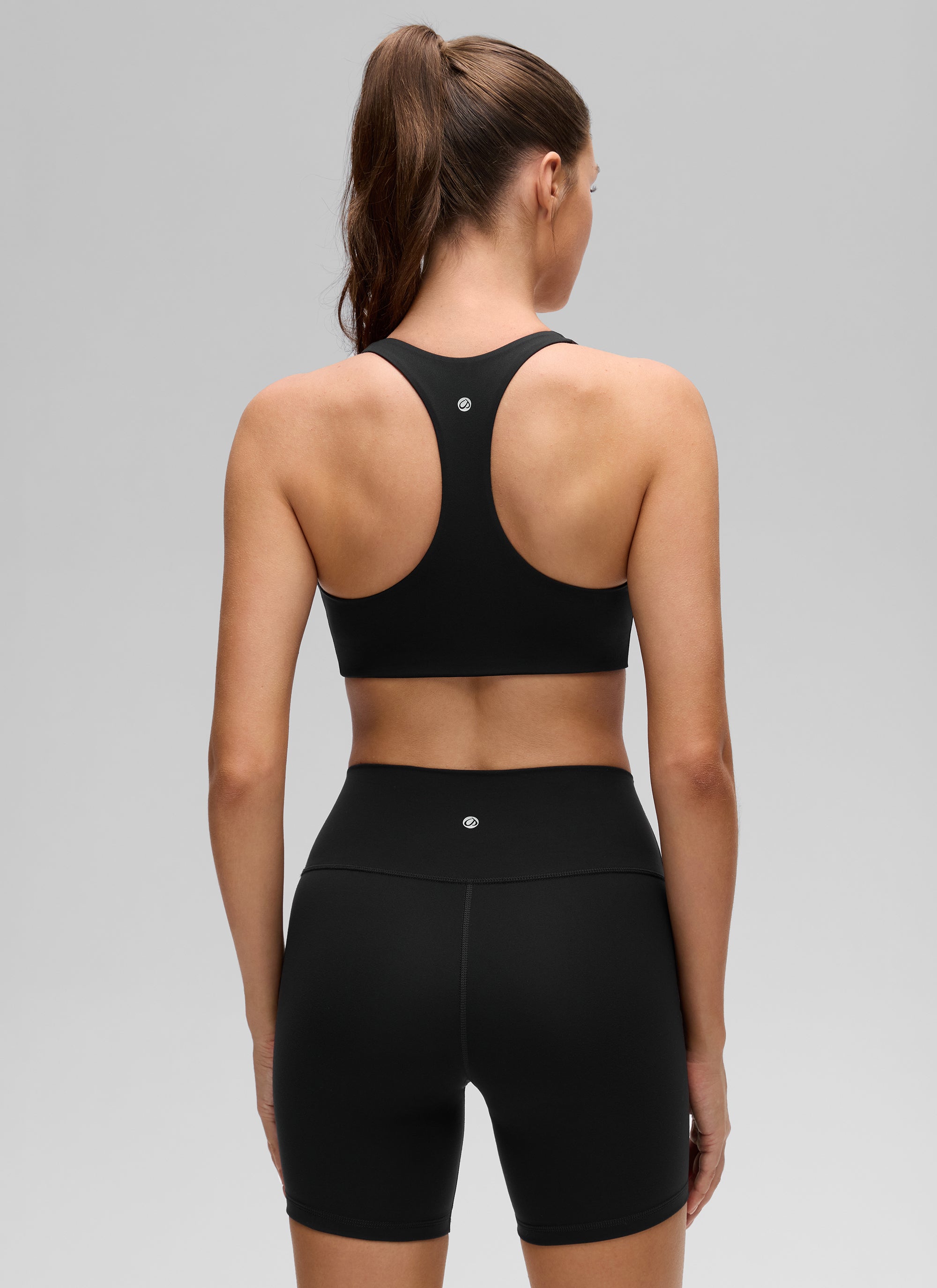 CRZ YOGA Mujer Butterluxe Sujetador con Escote en V y Racerback Negro