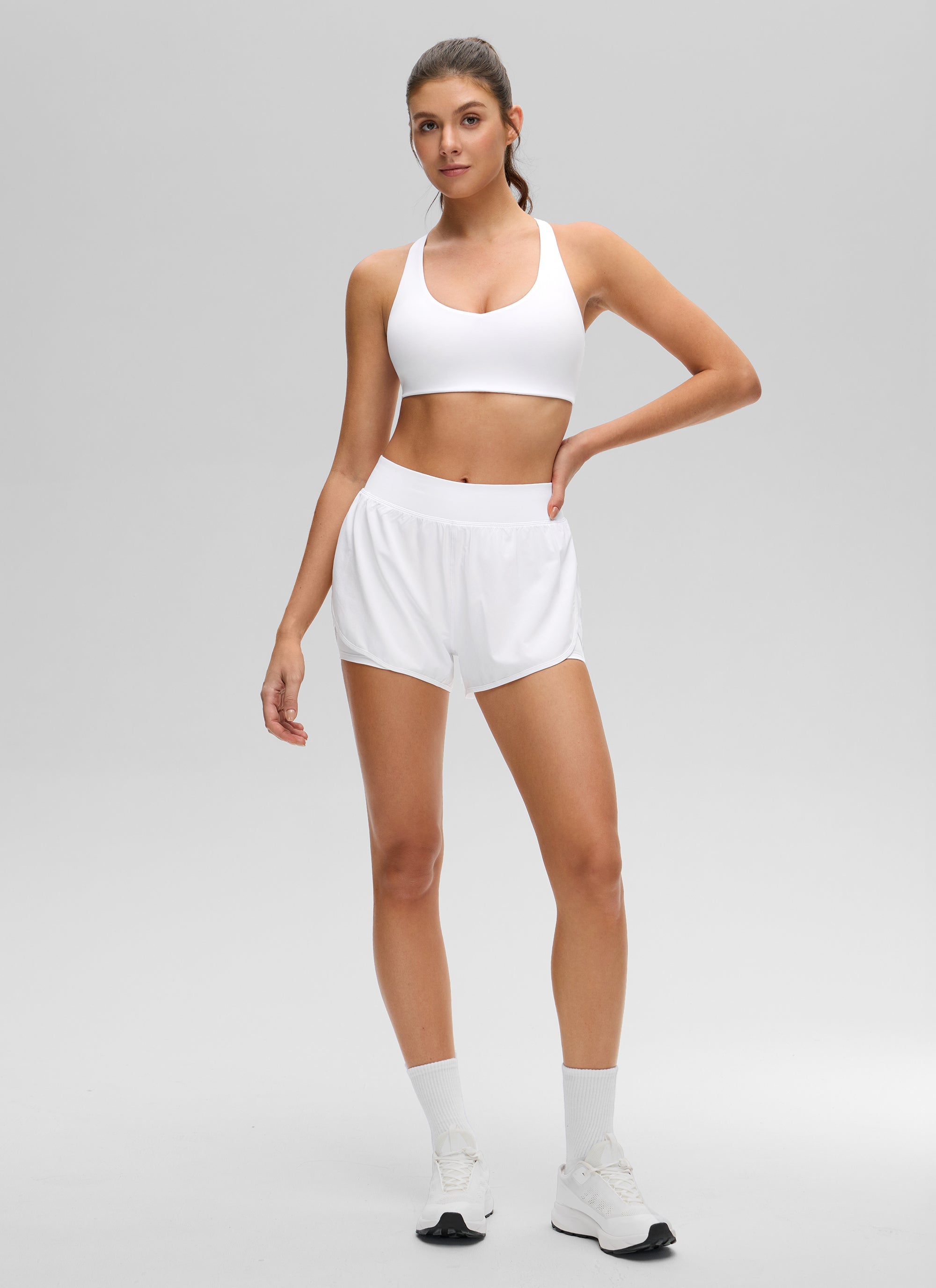 CRZ YOGA Mujer Butterluxe Sujetador con Escote en V y Racerback blanco