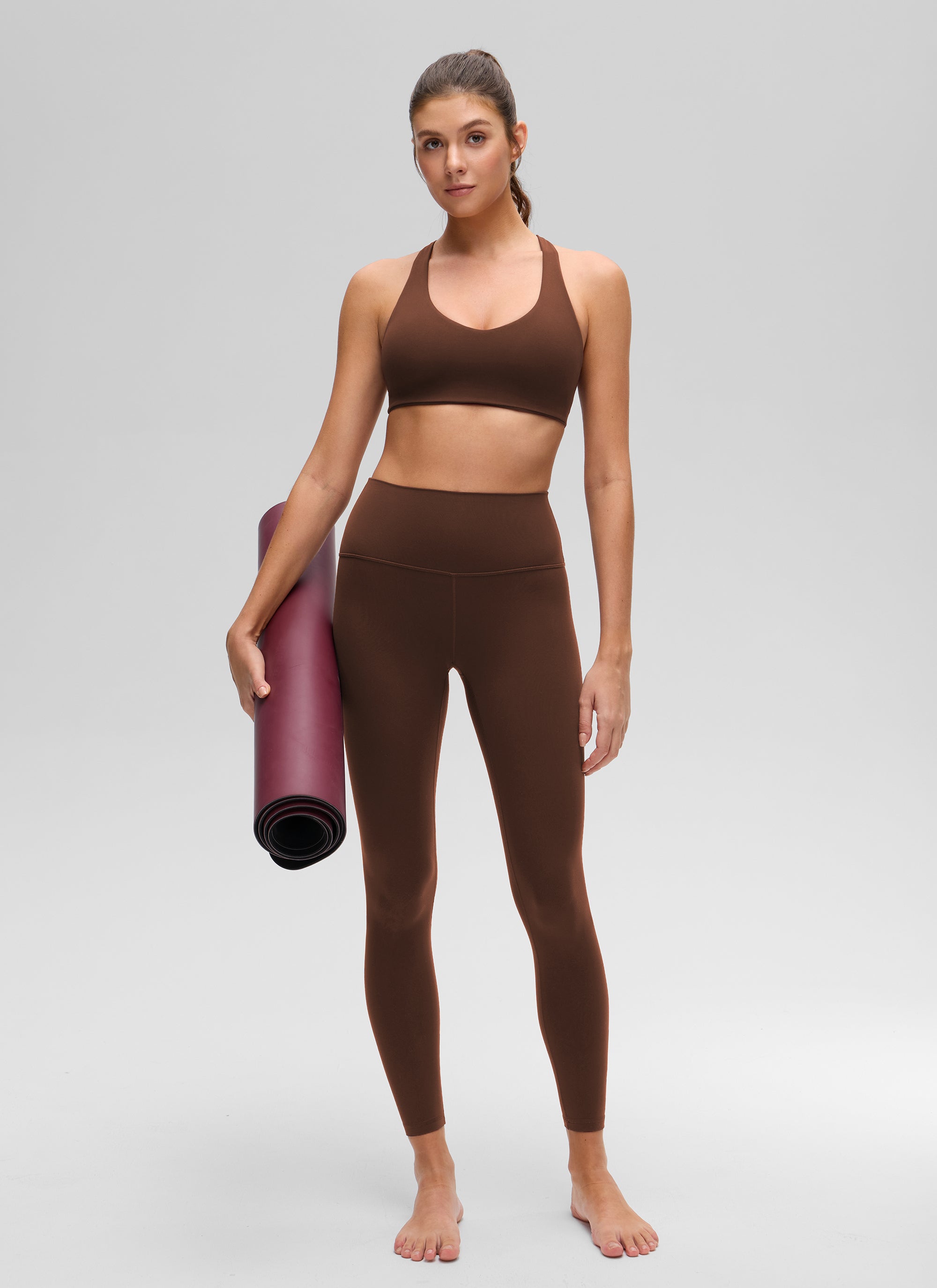 CRZ YOGA Mujer Butterluxe Sujetador con Escote en V y Racerback Marrón Lava