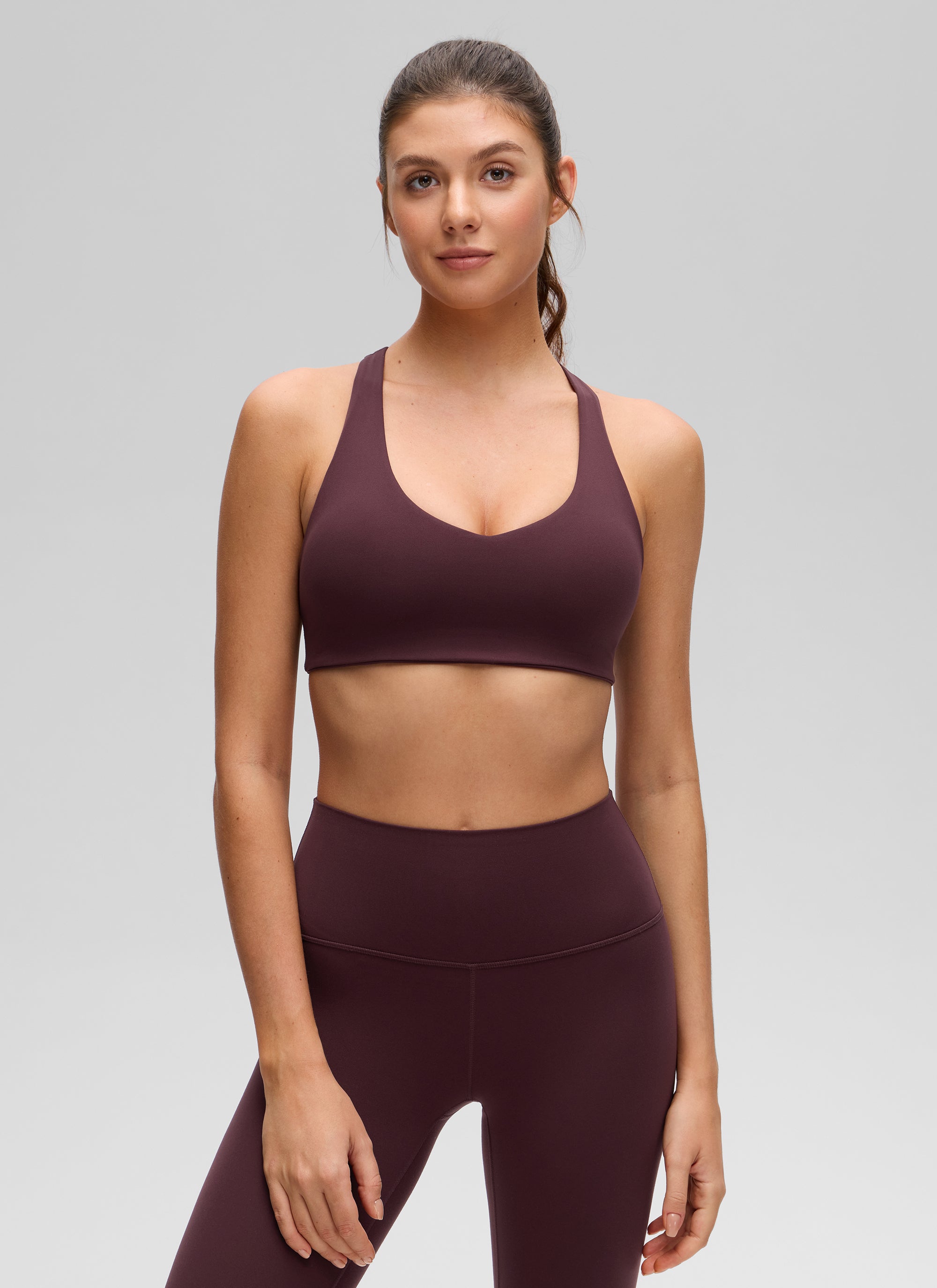 CRZ YOGA Mujer Butterluxe Sujetador con Escote en V y Racerback Ciruela madura