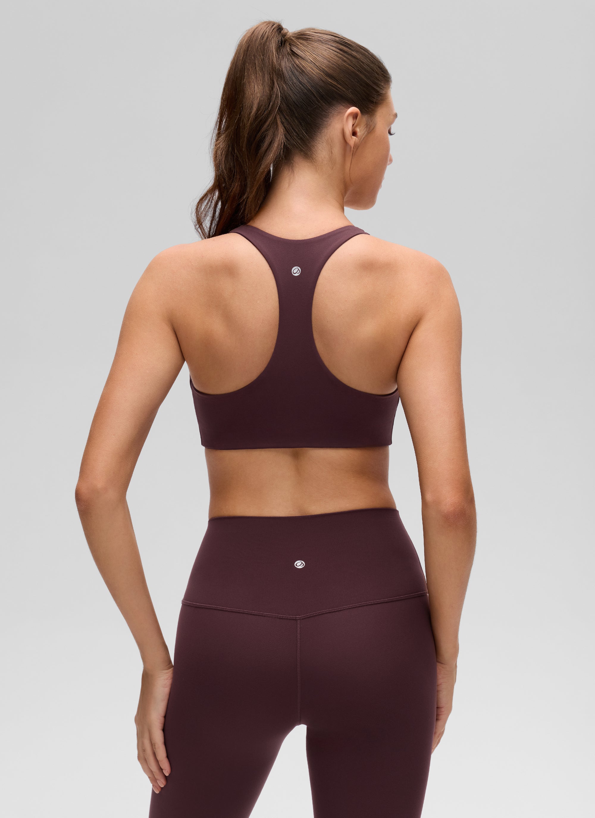 CRZ YOGA Mujer Butterluxe Sujetador con Escote en V y Racerback Ciruela madura
