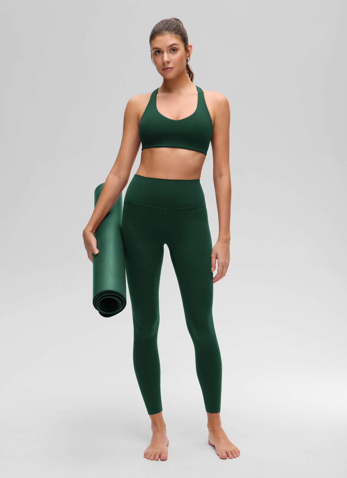 CRZ YOGA Mujer Butterluxe Sujetador con Escote en V y Racerback Leyenda Verde