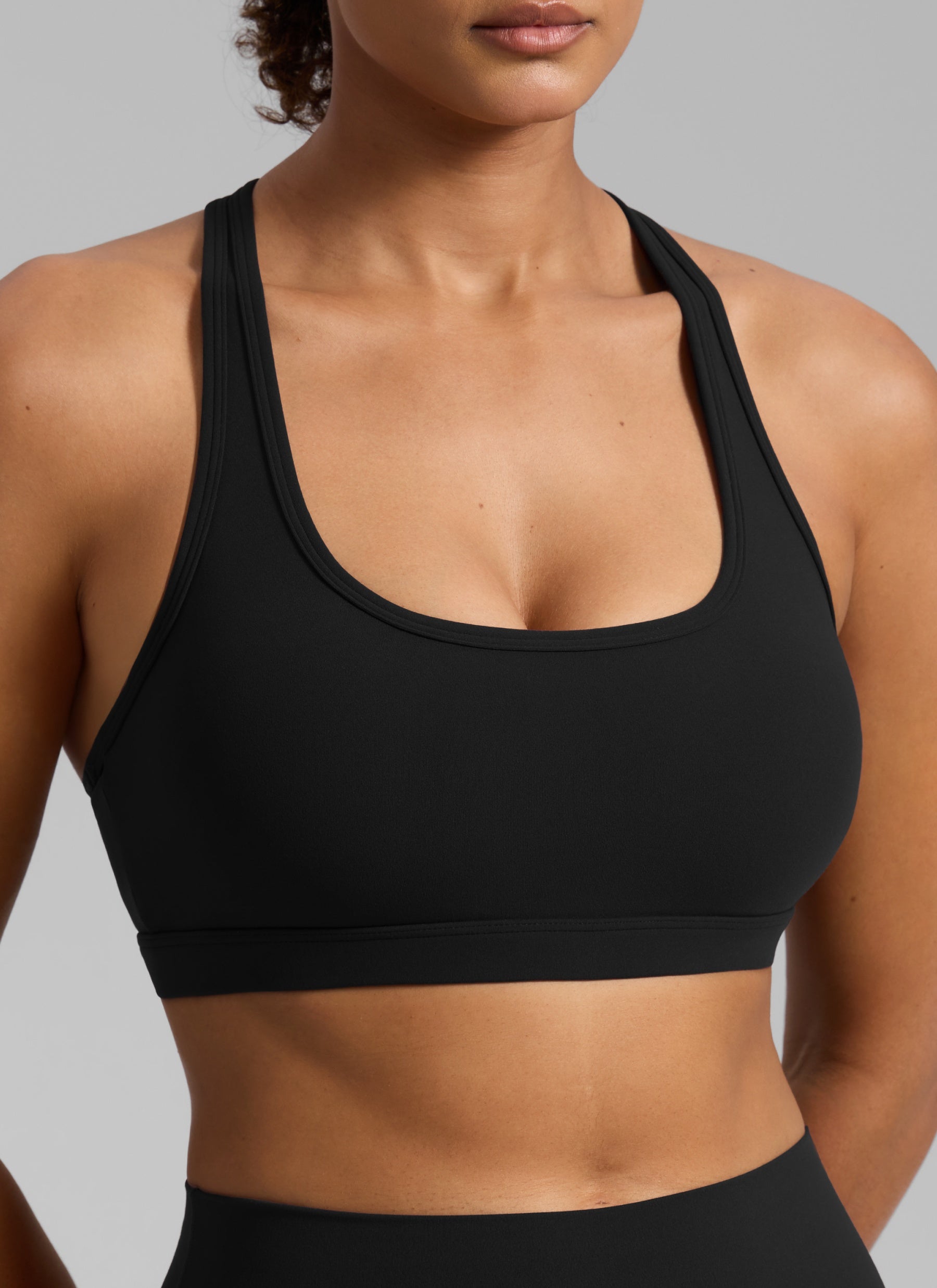 CRZ YOGA Butterlift® Sujetador sport racerback keyhole escote en U Negro