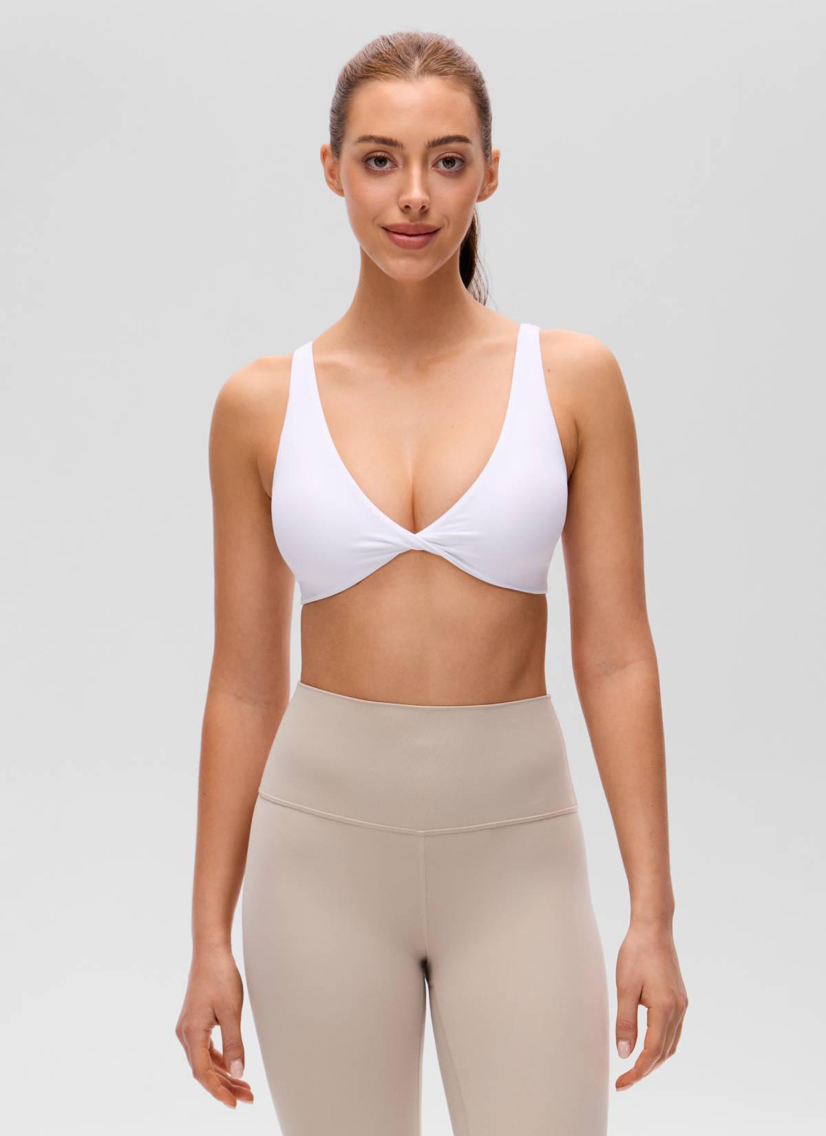 CRZ YOGA Mujer Butterluxe Yoga Twist V Neck U Back Sujetador Deportivo blanco