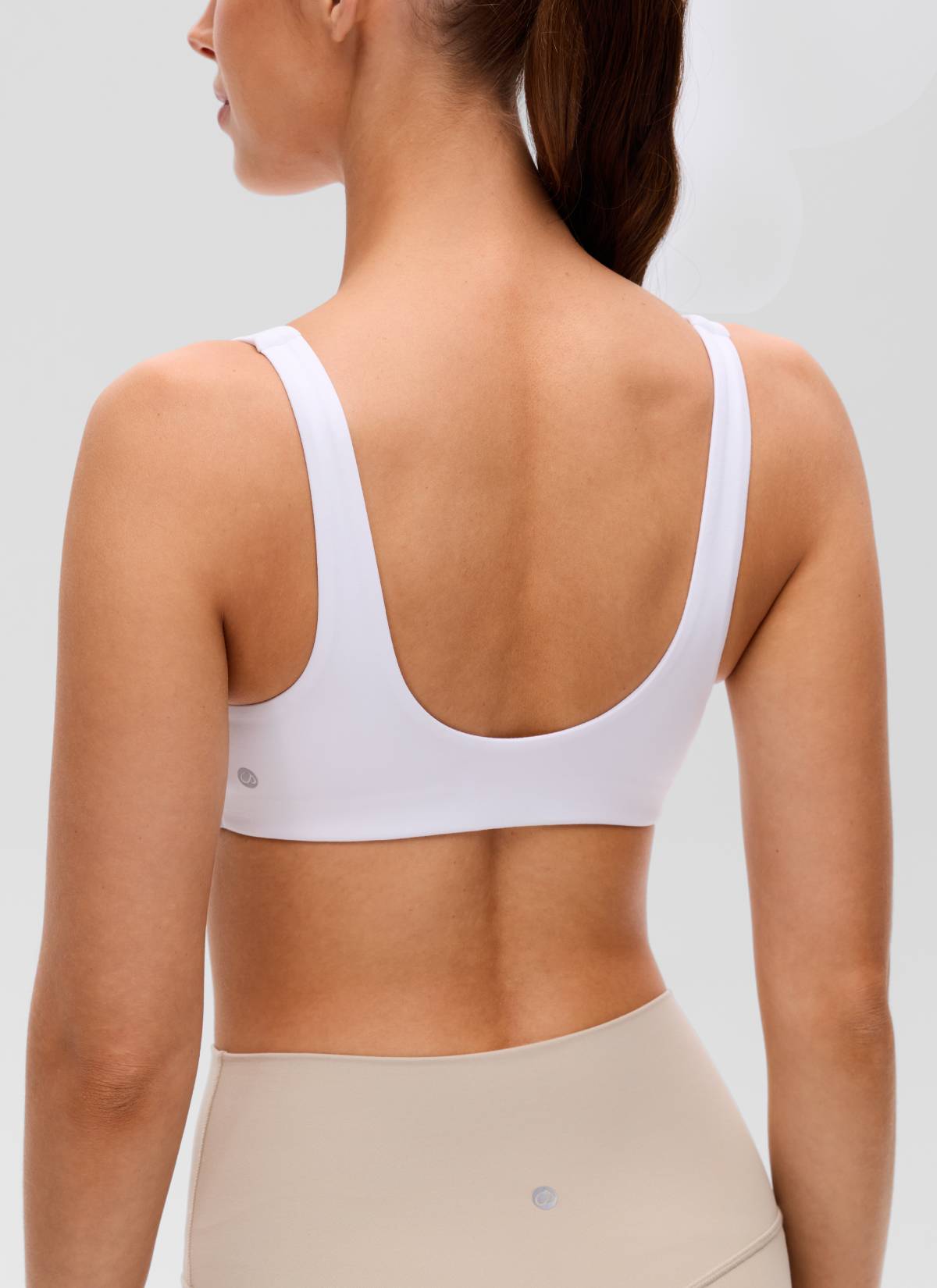 CRZ YOGA Mujer Butterluxe Yoga Twist V Neck U Back Sujetador Deportivo blanco