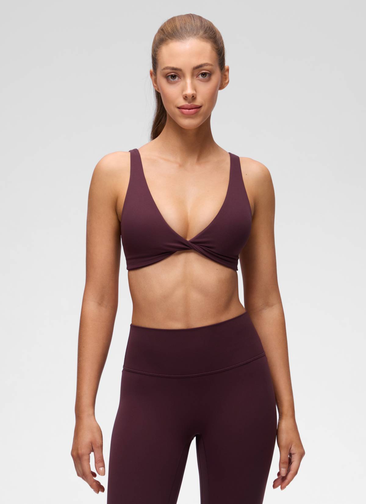 CRZ YOGA Mujer Butterluxe Yoga Twist V Neck U Back Sujetador Deportivo Ciruela madura