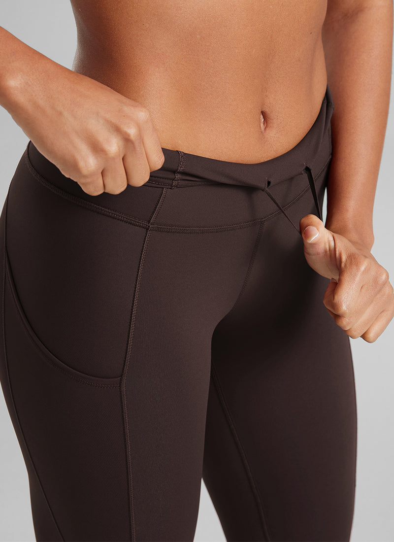 CRZ YOGA  Nakedfeel Leggings con Bolsillos de 25 Pulgadas para Mujer Marrón Fudge Caliente