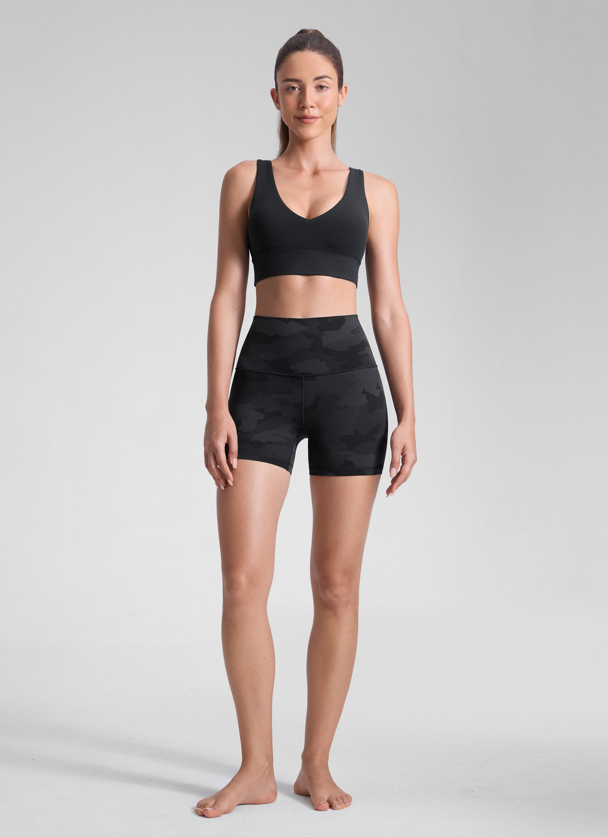CRZ YOGA  Butterluxe Leggings Cortos con Cintura Alta de 4 Pulgadas Gris oscuro Camuflaje 2