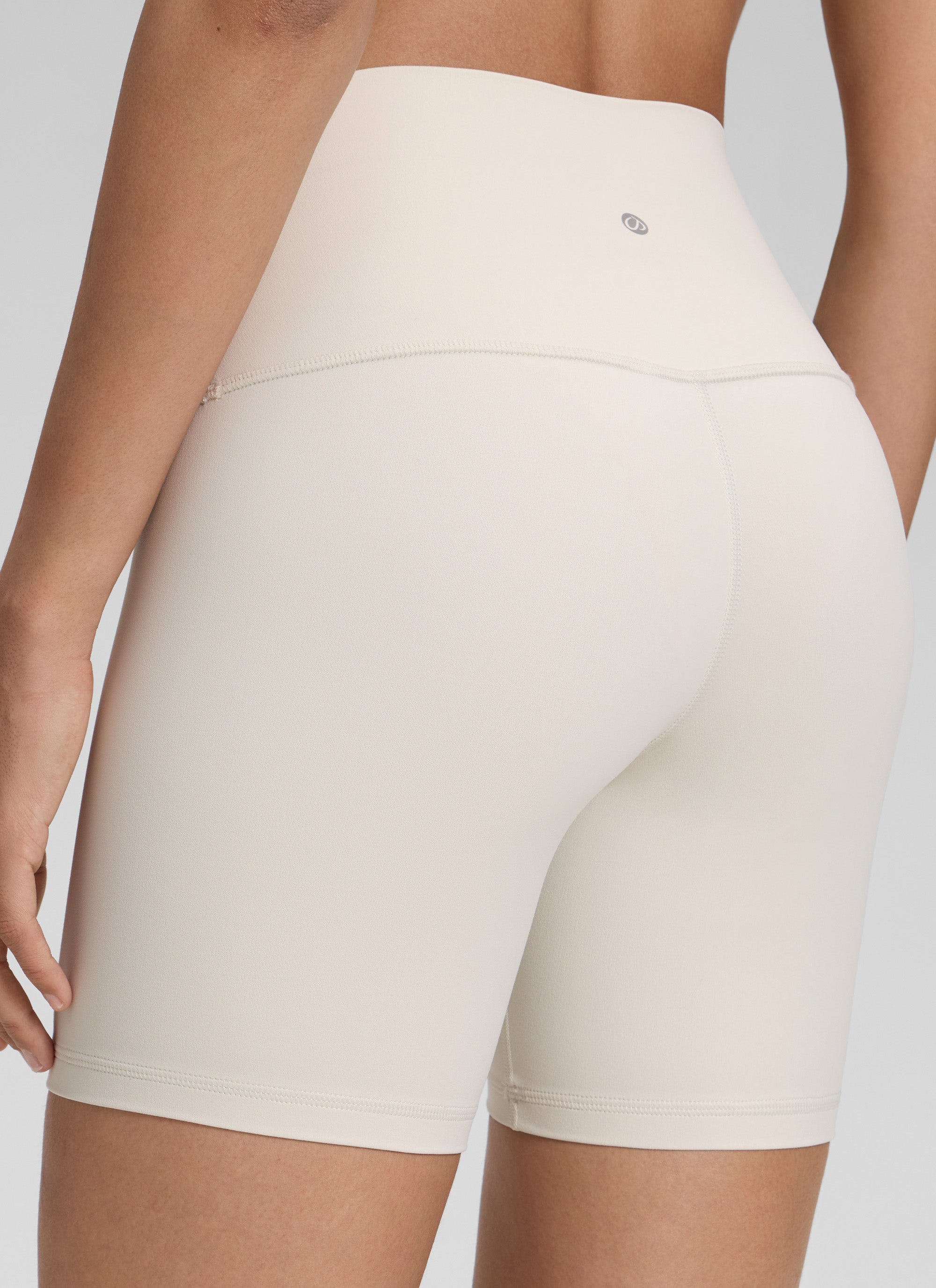 CRZ YOGA Leggings Cortos de Yoga con Cintura Alta para Mujer Blanca Lechosa