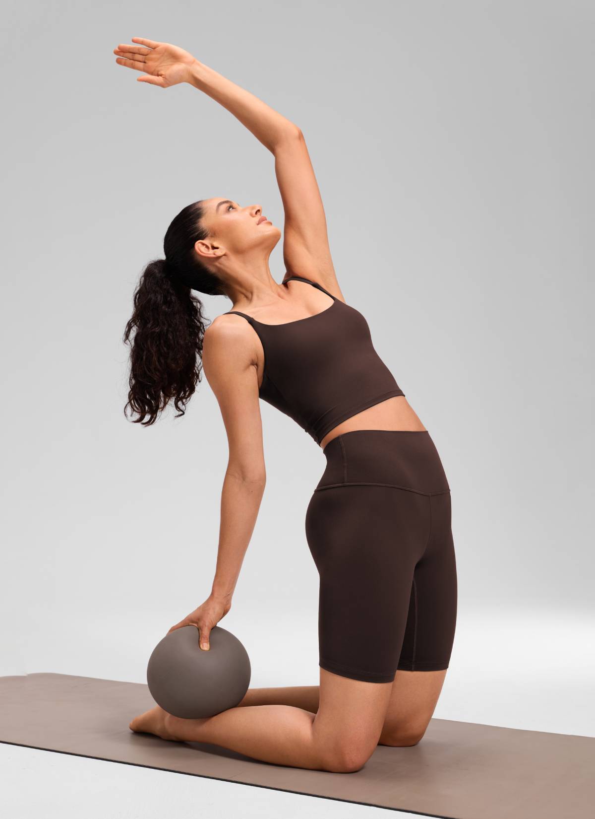 CRZ YOGA Butterluxe Leggings Cortos con Cintura Alta para Mujer Marrón Fudge Caliente
