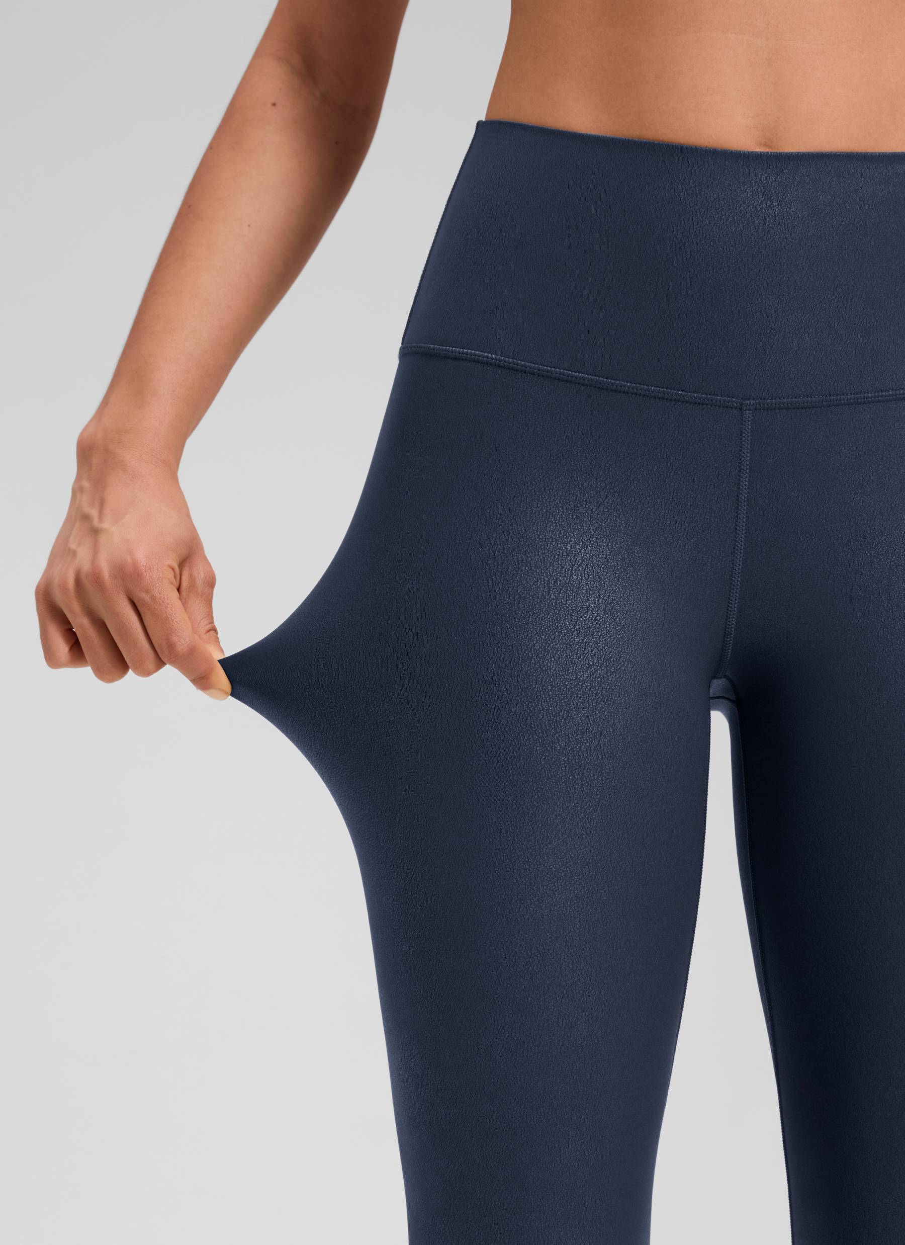 CRZ YOGA Leggings de piel sintética mate para mujer Papel de Aluminio Azul Marino