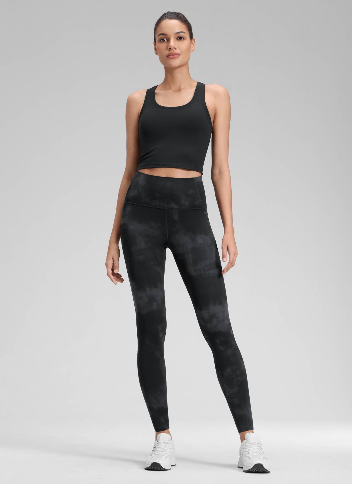 CRZ YOGA Mujer Leggings Deportivos con bolsillos de 28 Pulgadas Flores De Tinte Negro