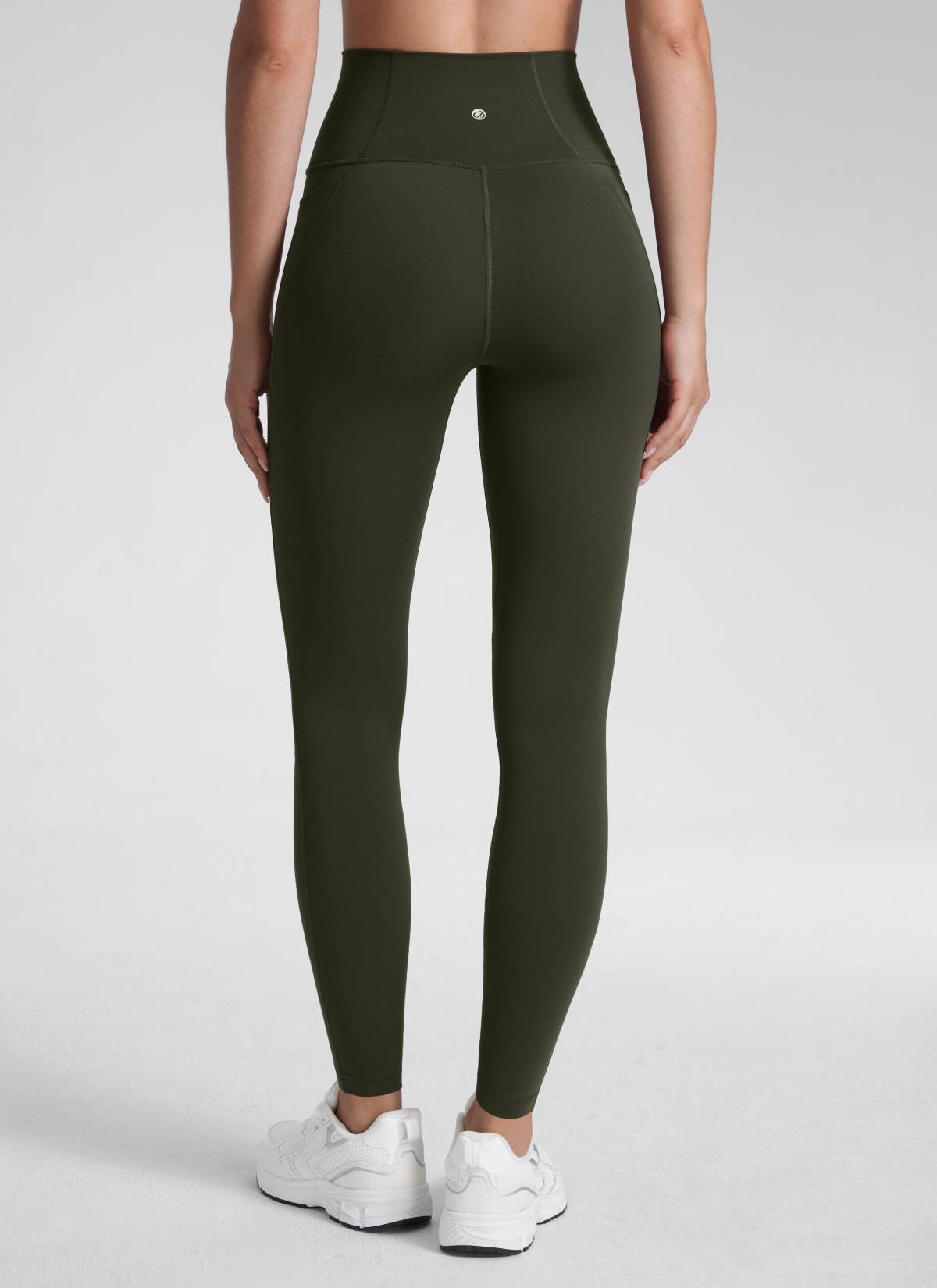 CRZ YOGA Mujer Leggings Deportivos con bolsillos de 28 Pulgadas Verde Oliva