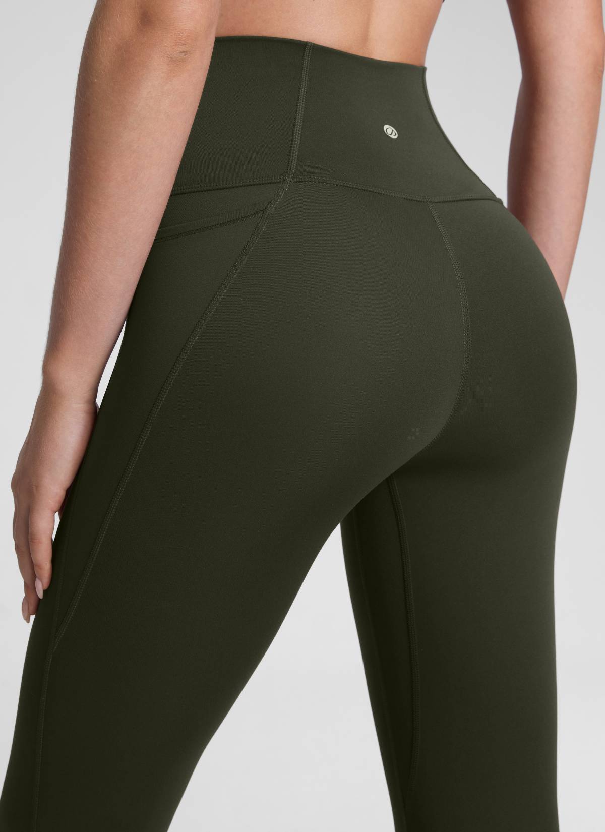 CRZ YOGA Mujer Leggings Deportivos con bolsillos de 28 Pulgadas Verde Oliva