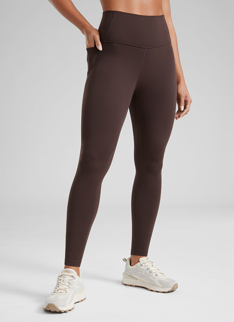 CRZ YOGA Mujer Leggings Deportivos con bolsillos de 28 Pulgadas Marrón Fudge Caliente