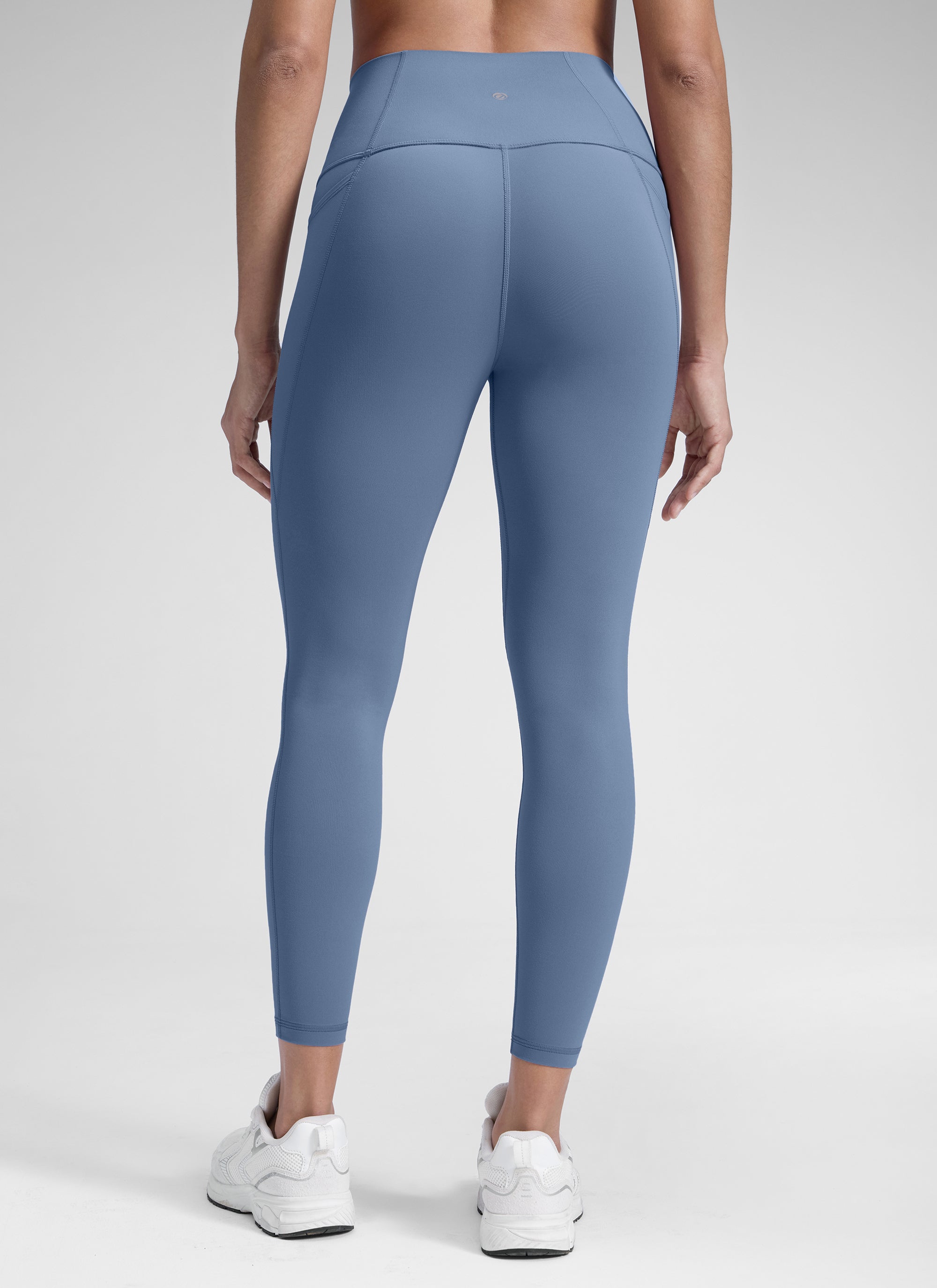 CRZ YOGA Mujer Leggings Deportivos con bolsillos de 28 Pulgadas Denim lavado