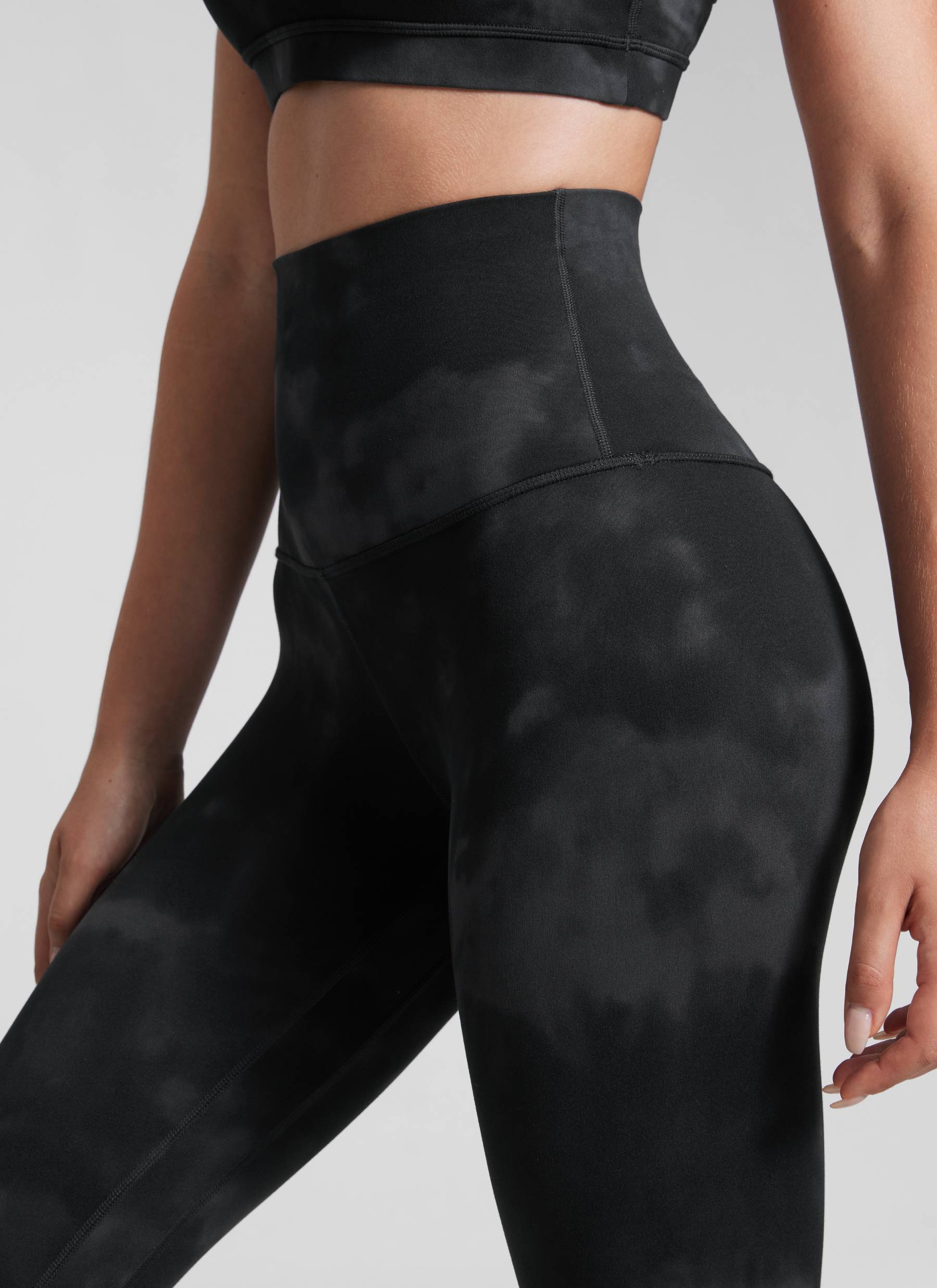 CRZ YOGA Butterluxe Leggings de Yoga de Cintura Alta para Mujer Flores De Tinte Negro