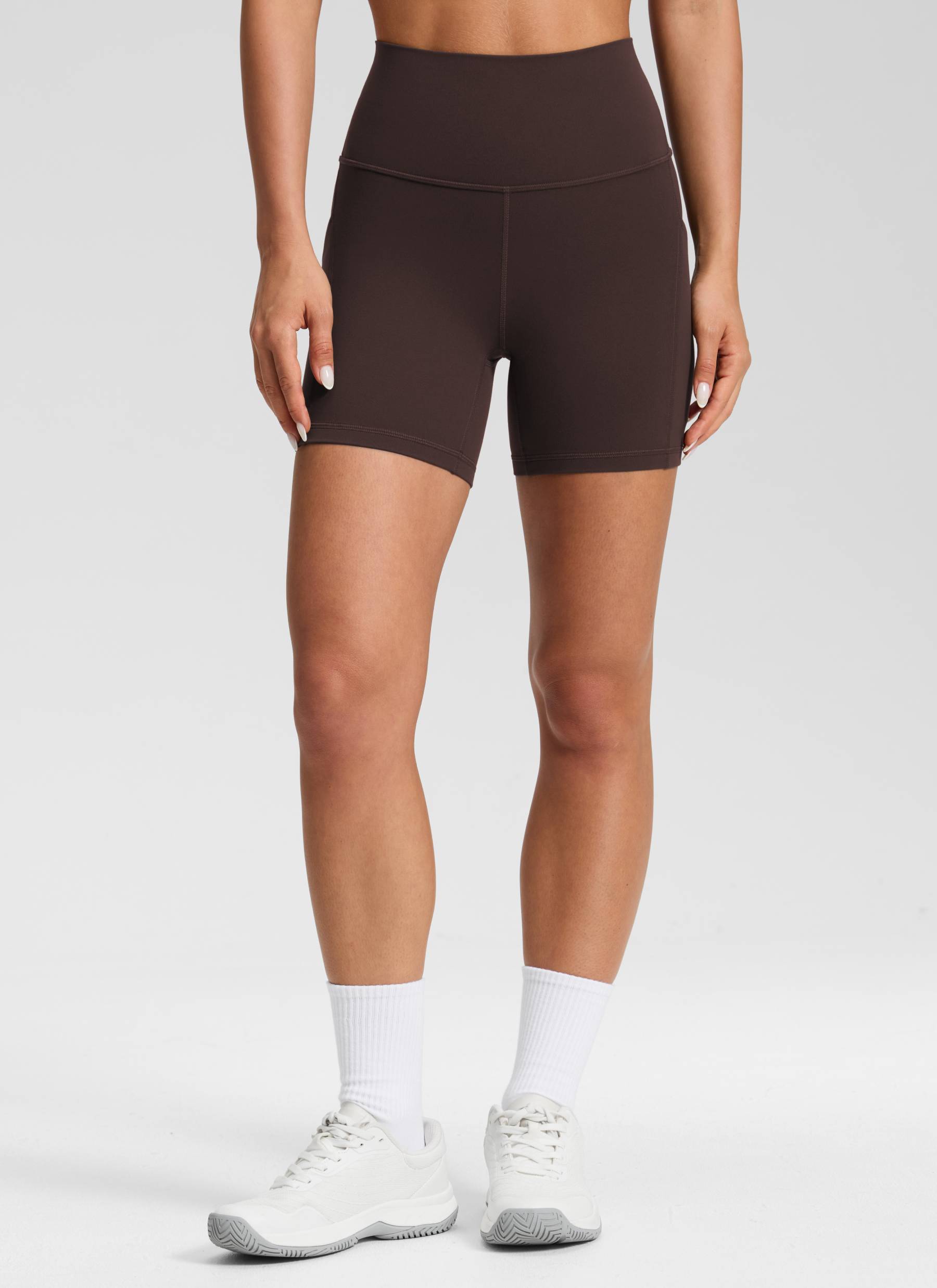 CRZ YOGA Butterluxe Leggings Cortos con Bolsillos de 5 Pulgadas para Mujer Marrón Fudge Caliente