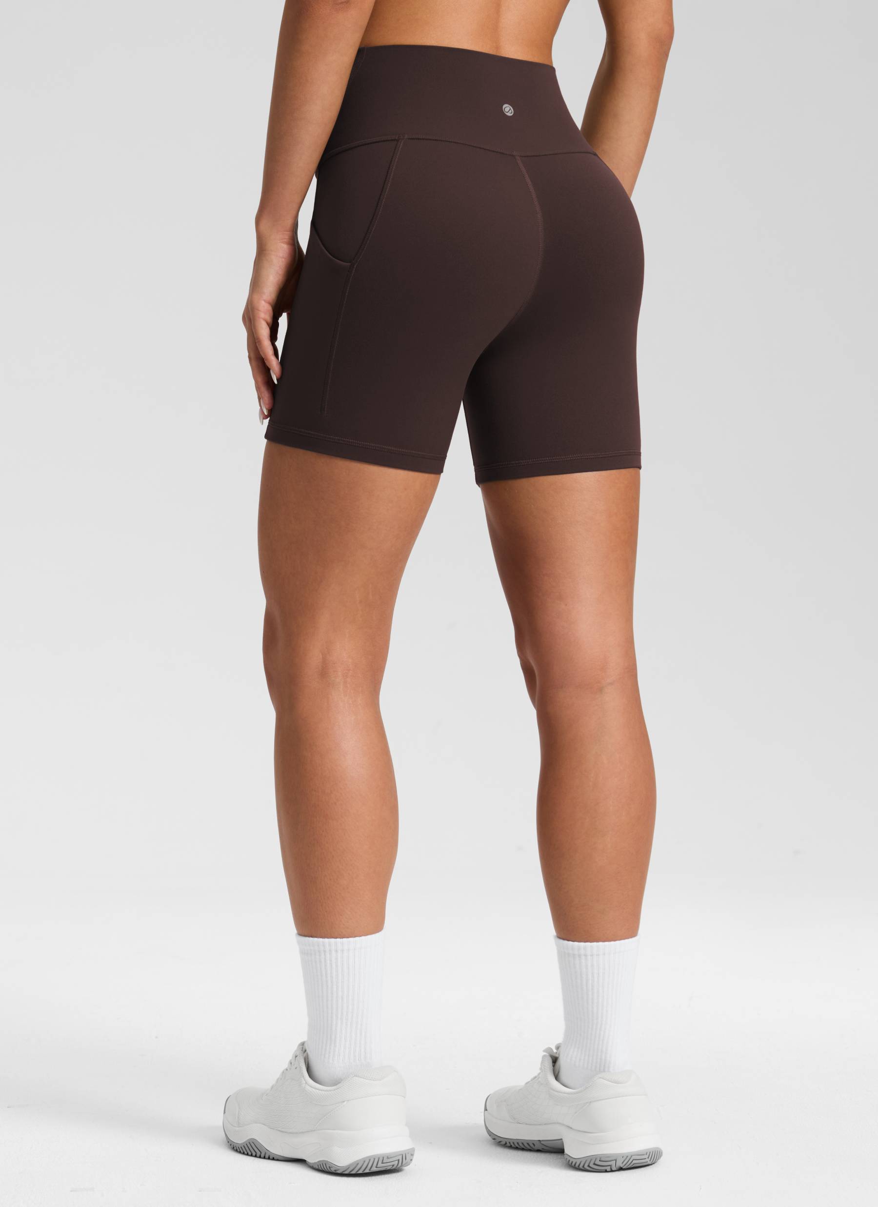 CRZ YOGA Butterluxe Leggings Cortos con Bolsillos de 5 Pulgadas para Mujer Marrón Fudge Caliente