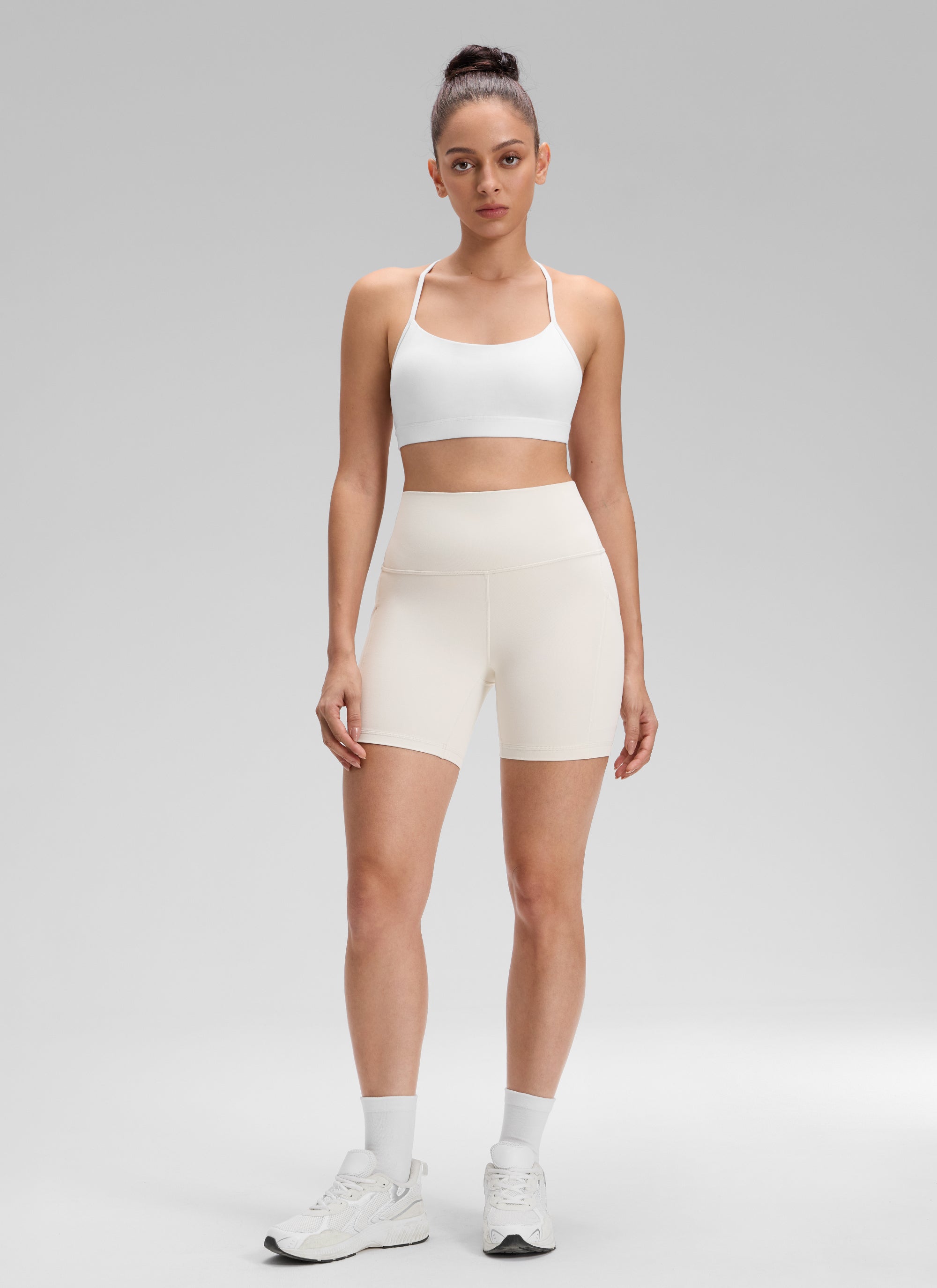 CRZ YOGA Butterluxe Leggings Cortos con Bolsillos de 5 Pulgadas para Mujer Blanca Lechosa