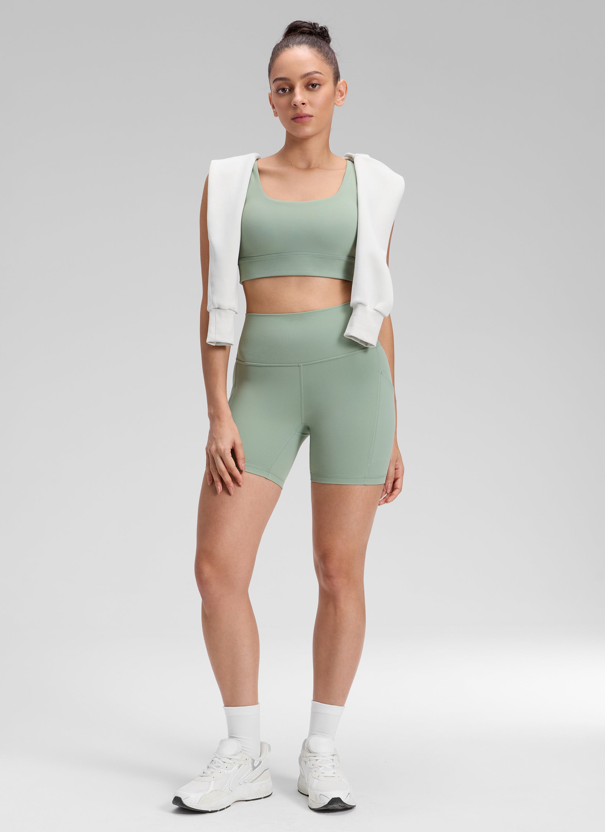 CRZ YOGA Butterluxe Leggings Cortos con Bolsillos de 5 Pulgadas para Mujer Tribunal de Green Palm