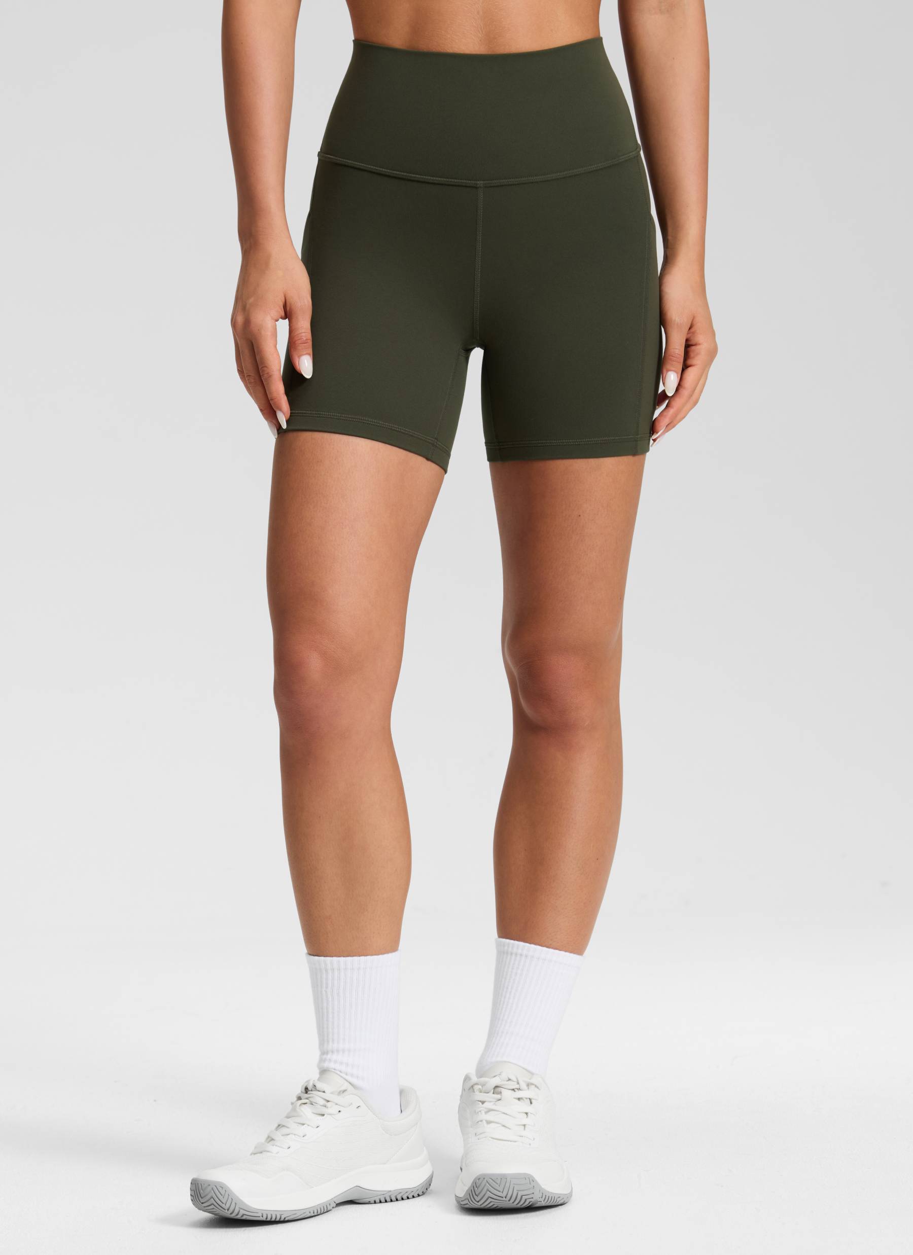 CRZ YOGA Butterluxe Leggings Cortos con Bolsillos de 5 Pulgadas para Mujer Verde Oliva