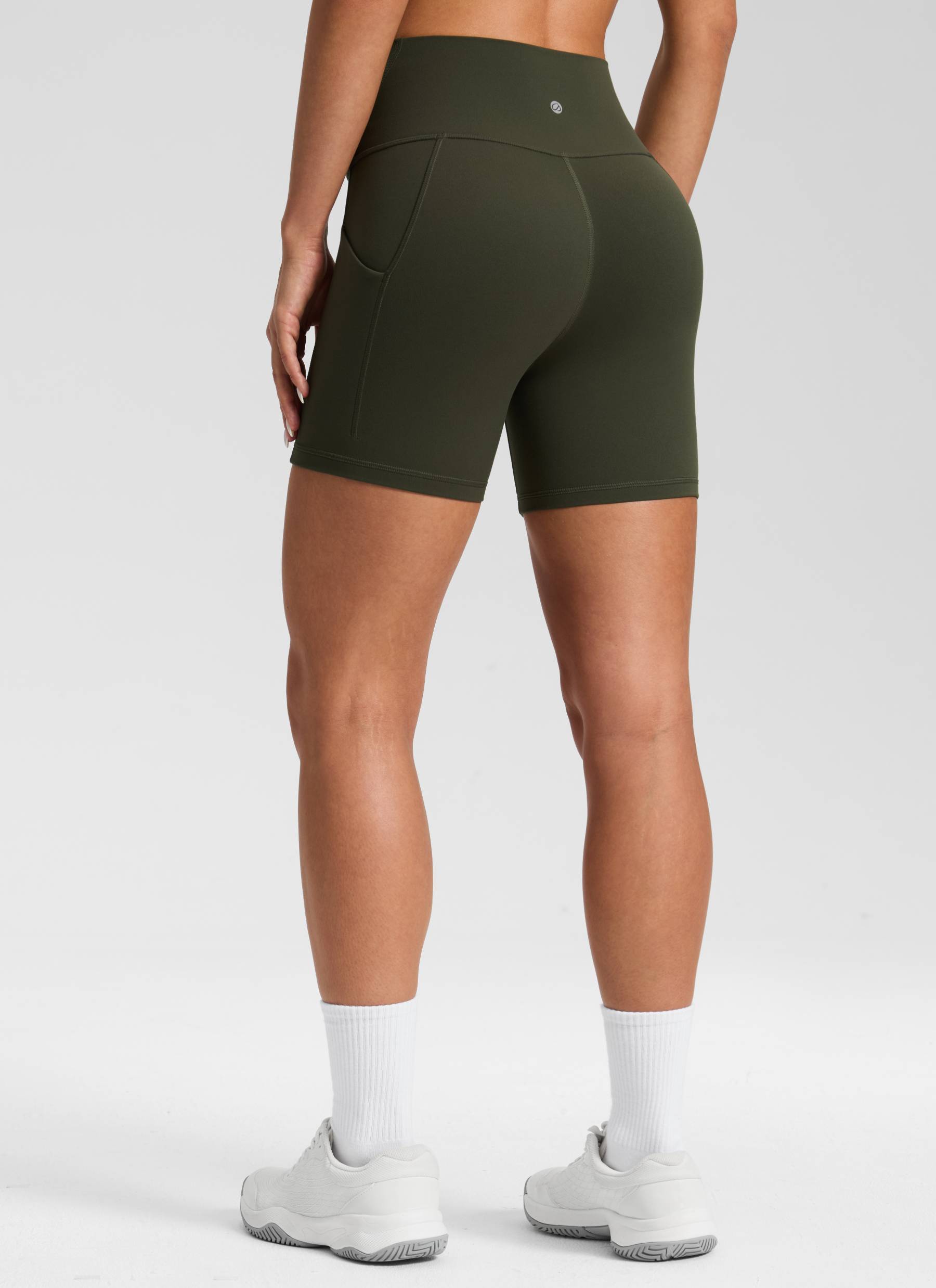 CRZ YOGA Butterluxe Leggings Cortos con Bolsillos de 5 Pulgadas para Mujer Verde Oliva