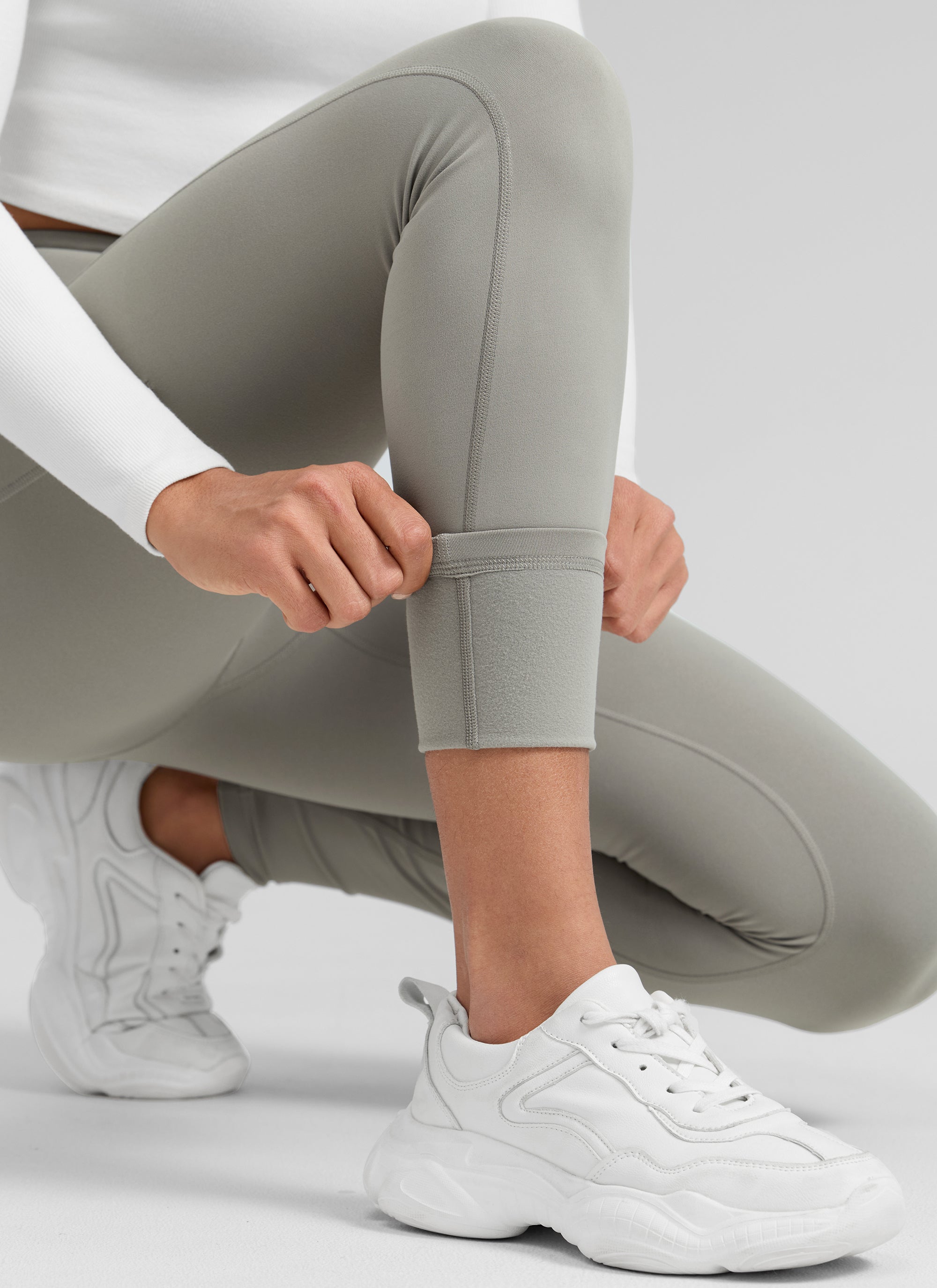 CRZ YOGA Leggings con Bolsillos Water-resistant Fleece Lined 28 pulg. Gris roca