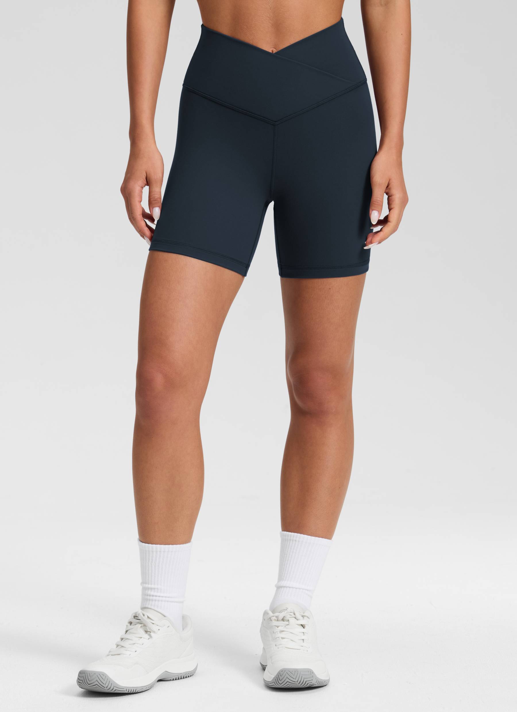 CRZ YOGA Butterluxe Leggings Cortos con Cintura en V de 5 Pulgadas para Mujer True Navy