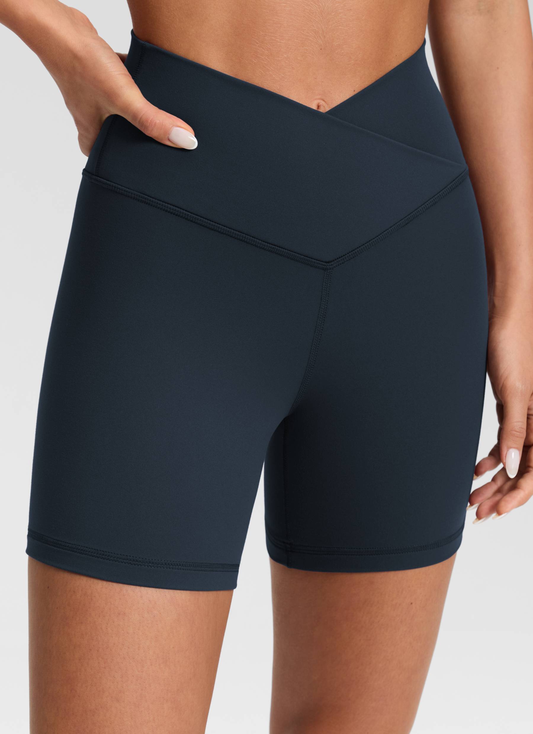 CRZ YOGA Butterluxe Leggings Cortos con Cintura en V de 5 Pulgadas para Mujer True Navy