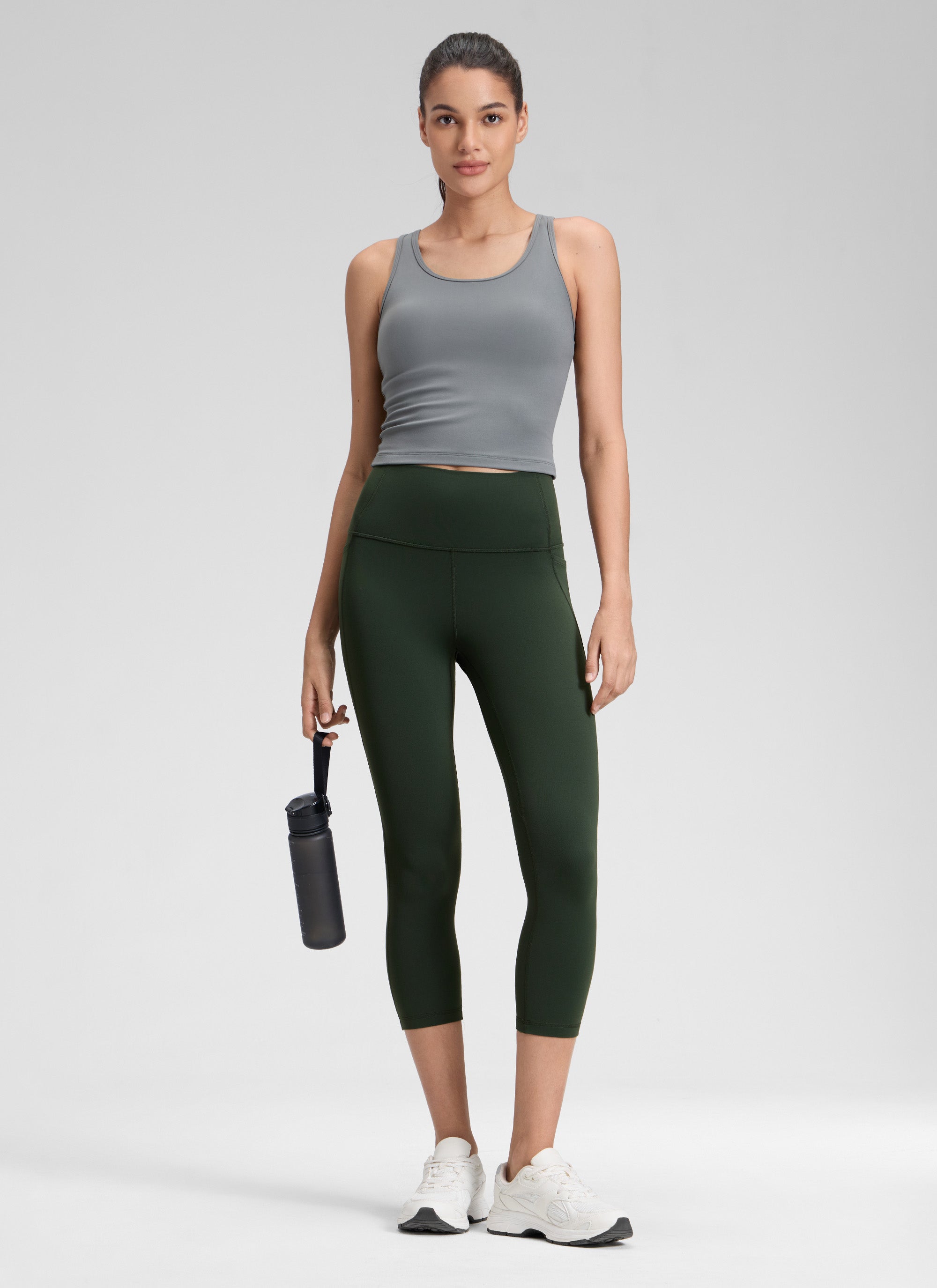 CRZ YOGA Capri de Yoga con Bolsillos de 21 Pulgadas para Mujer Leyenda Verde