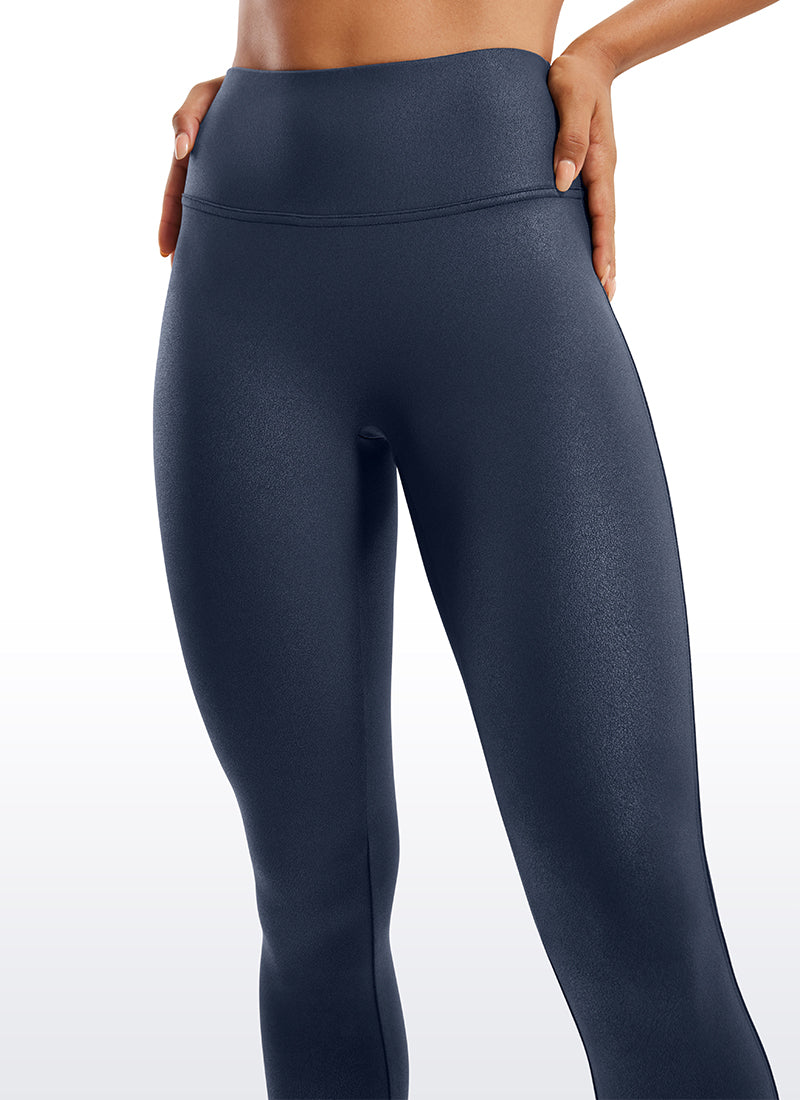 CRZ YOGA Leggings de piel sintética sin costuras delanteras para mujer Papel de Aluminio Azul Marino