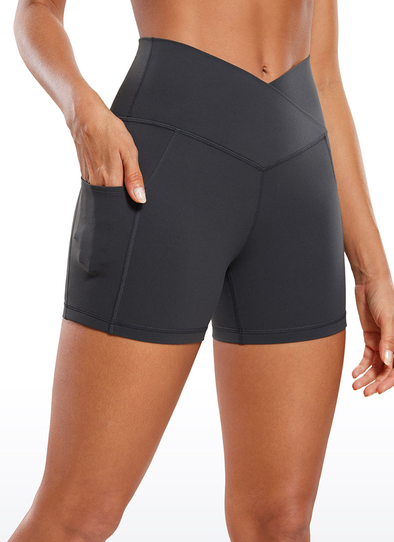 CRZ YOGA Mujeres Shorts V Cross con Bolsillos Alta Cintura de 4 pulg. Gris misterioso