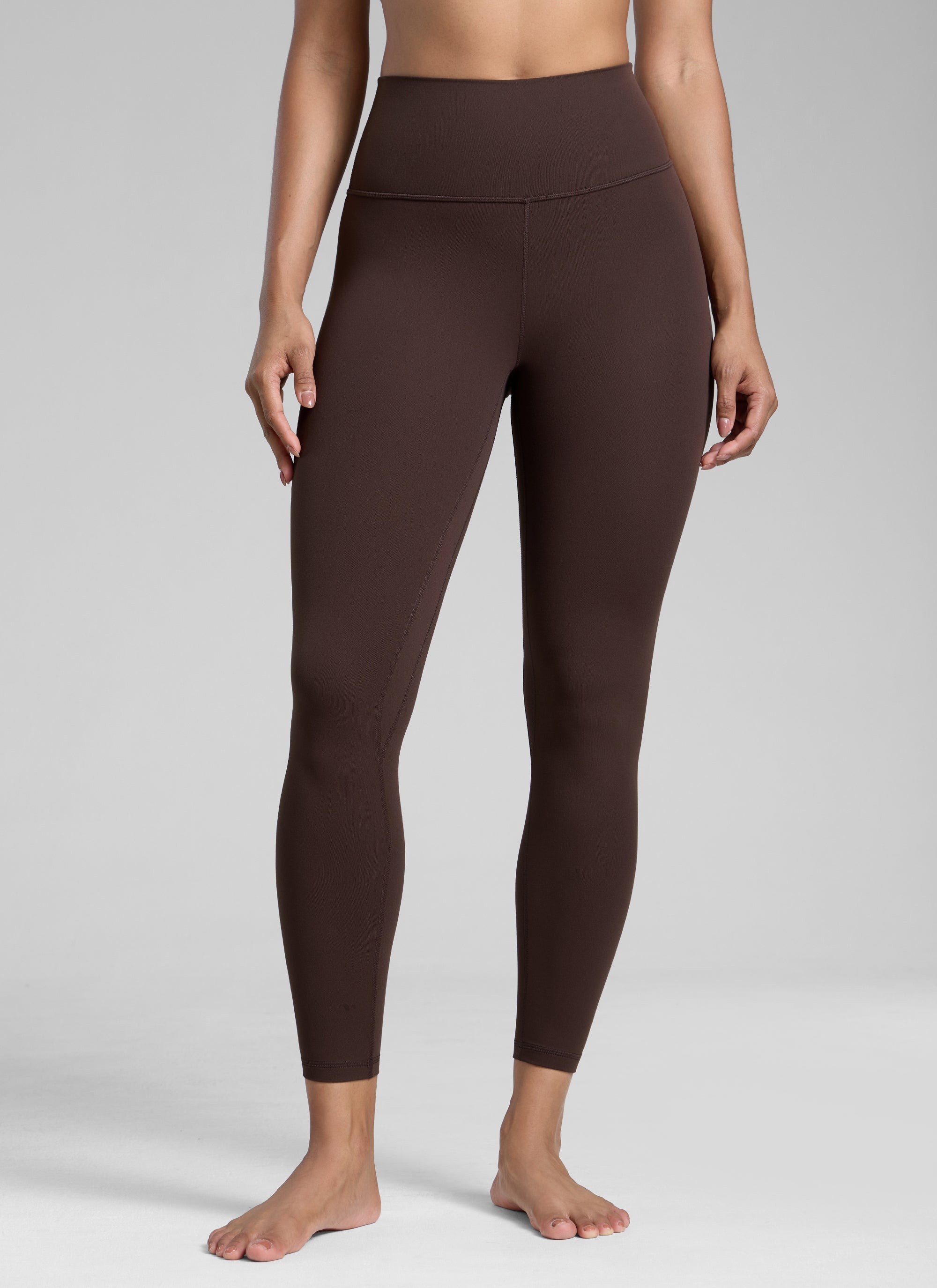 CRZ YOGA Butterlift Leggings de Yoga de 25 Pulgadas para Mujer Marrón Fudge Caliente @model_info:Barbara