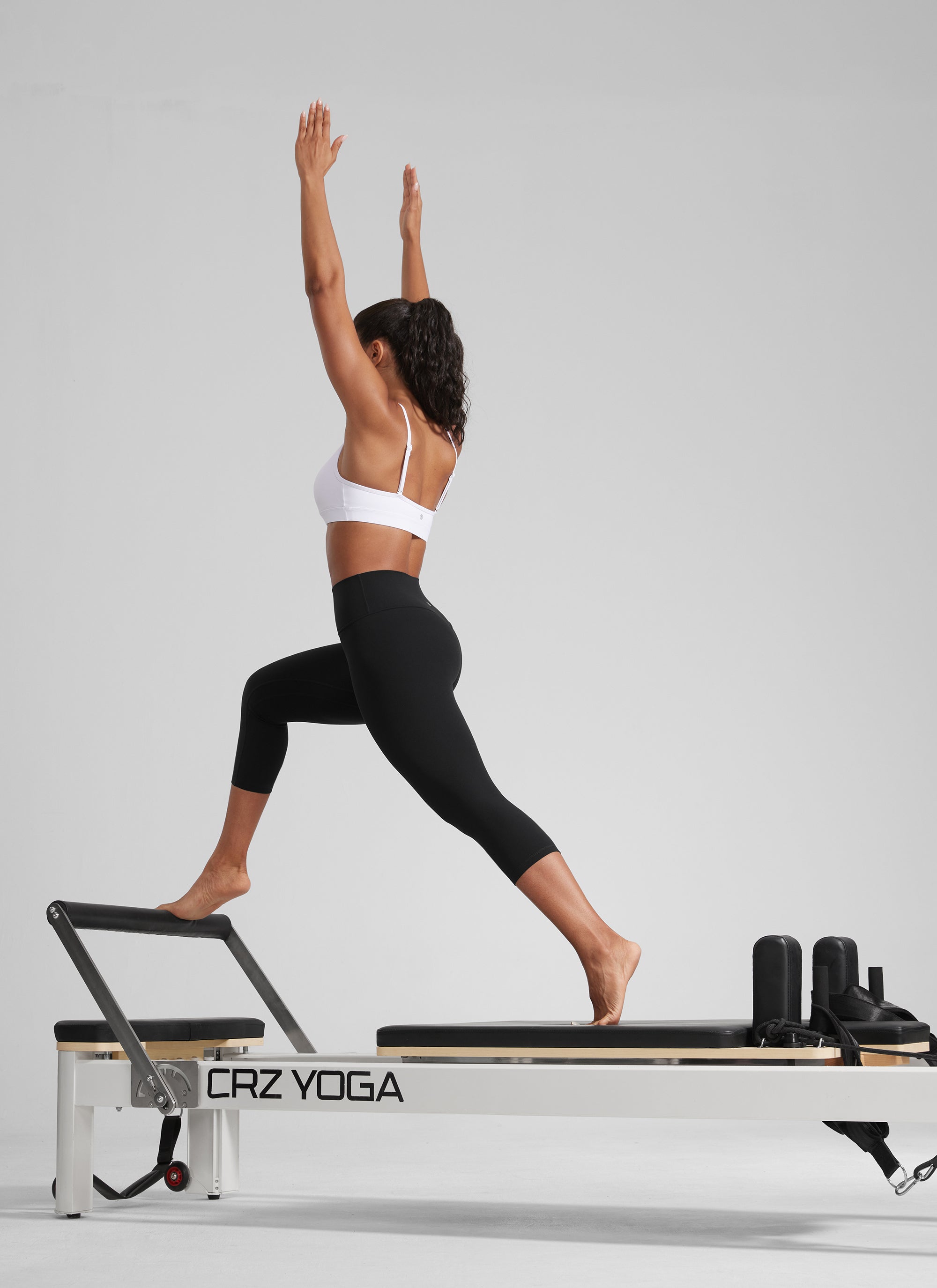 CRZ YOGA Leggings de Mujer Cintura Alta Capris para Ejercicio 21 Pulgadas Flores De Tinte Negro