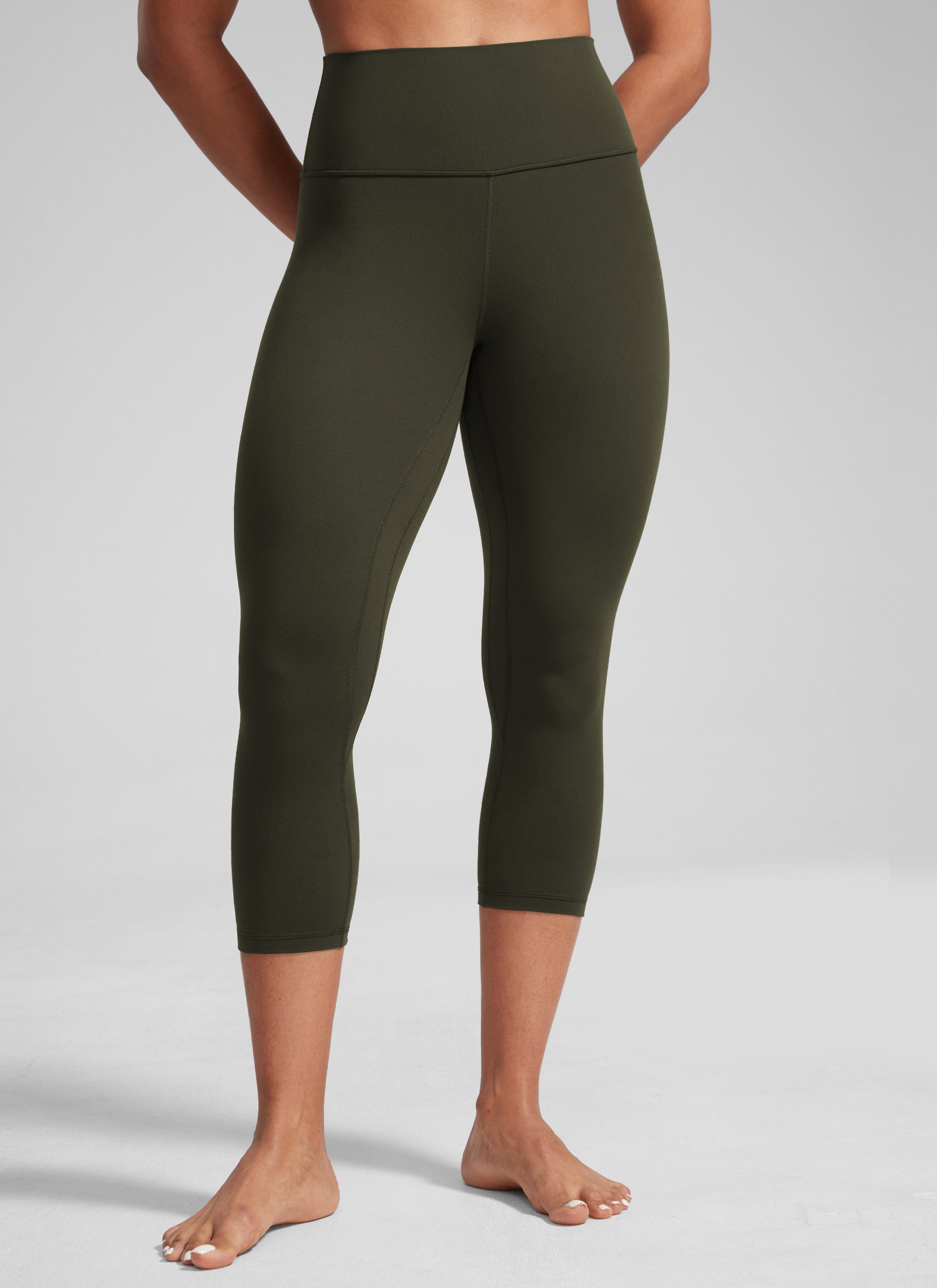 CRZ YOGA Leggings de Mujer Cintura Alta Capris para Ejercicio 21 Pulgadas Verde Oliva