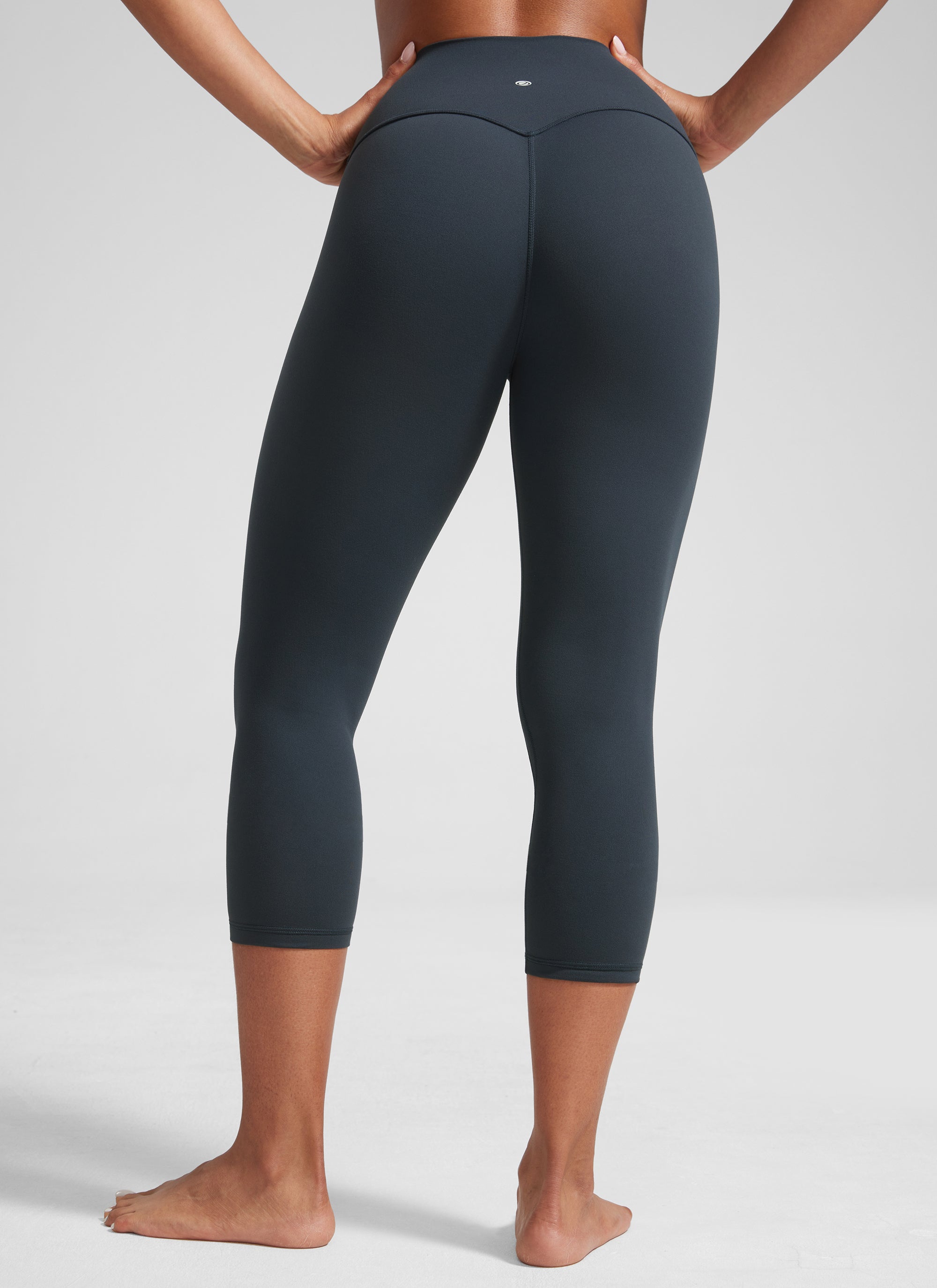 CRZ YOGA Leggings de Mujer Cintura Alta Capris para Ejercicio 21 Pulgadas Negro