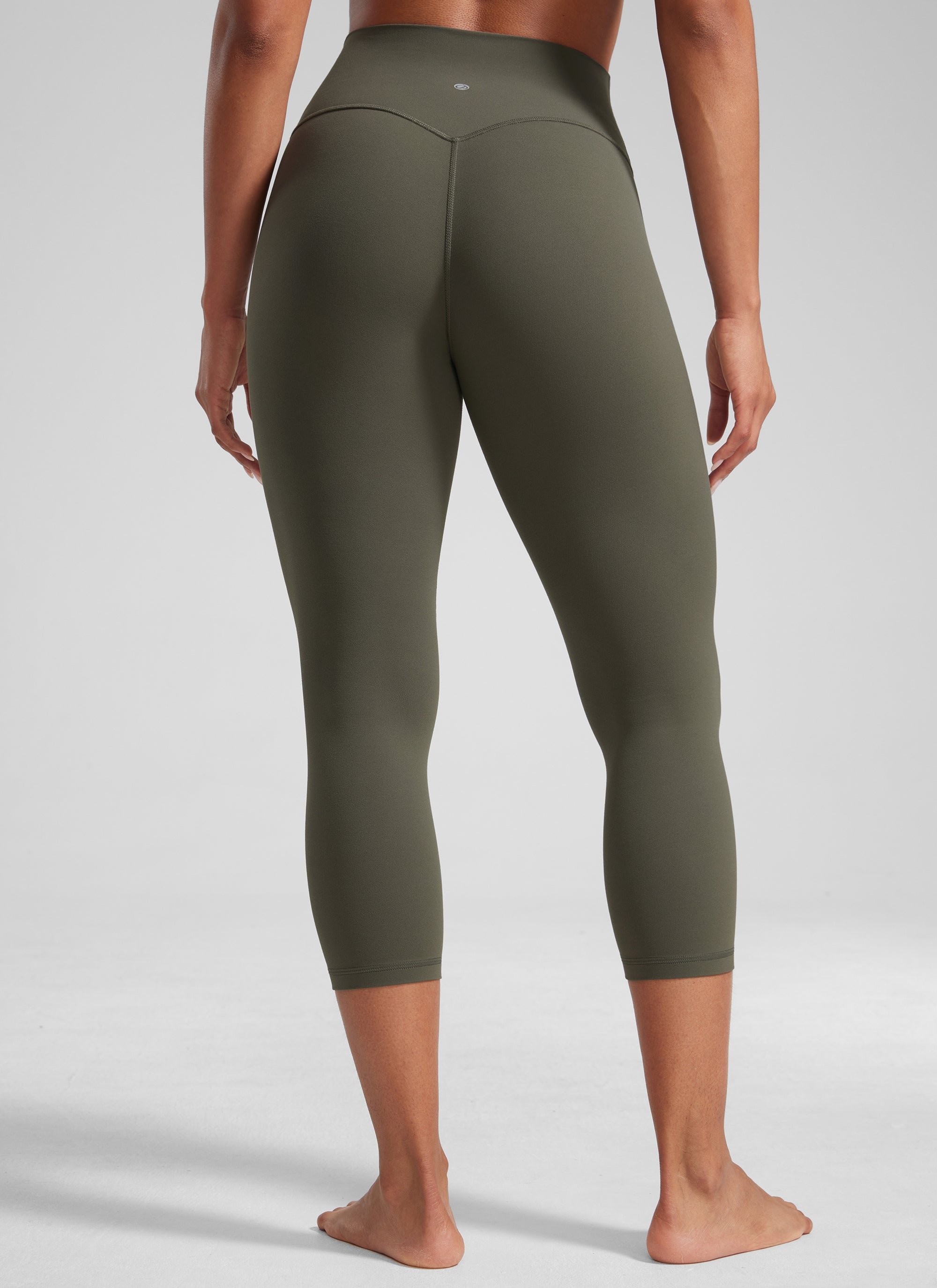CRZ YOGA Leggings de Mujer Cintura Alta Capris para Ejercicio 21 Pulgadas Verde Militar Claro