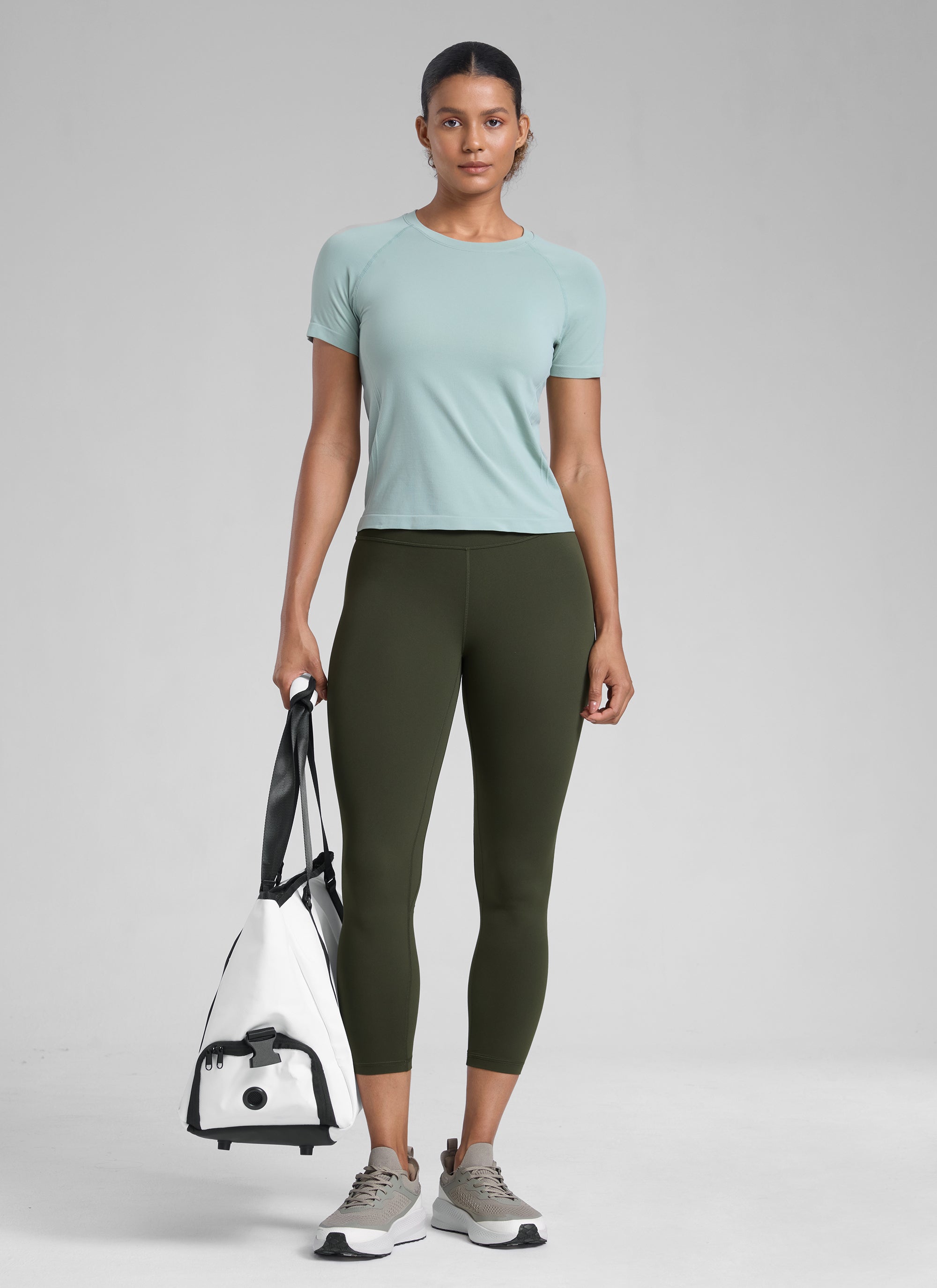 CRZ YOGA Leggings de Mujer Cintura Alta Capris para Ejercicio 23 Pulgadas Verde Oliva