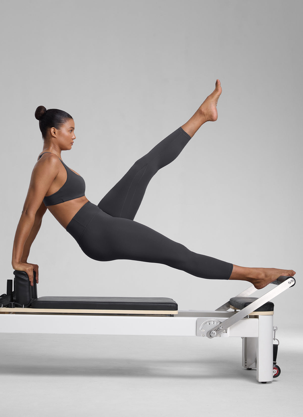 CRZ YOGA Leggings de Mujer Cintura Alta Capris para Ejercicio 23 Pulgadas Gris misterioso