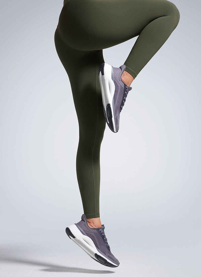 CRZ YOGA Butterbreeze Leggings de entrenamiento de 28 Pulgadas para Mujer Verde Oliva