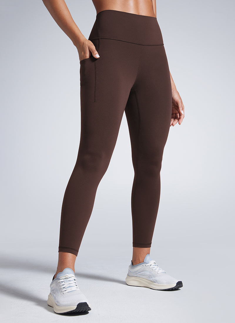 CRZ YOGA Leggings de Entrenamiento con Bolsillos de 25 Pulgadas para Mujer Marrón Fudge Caliente