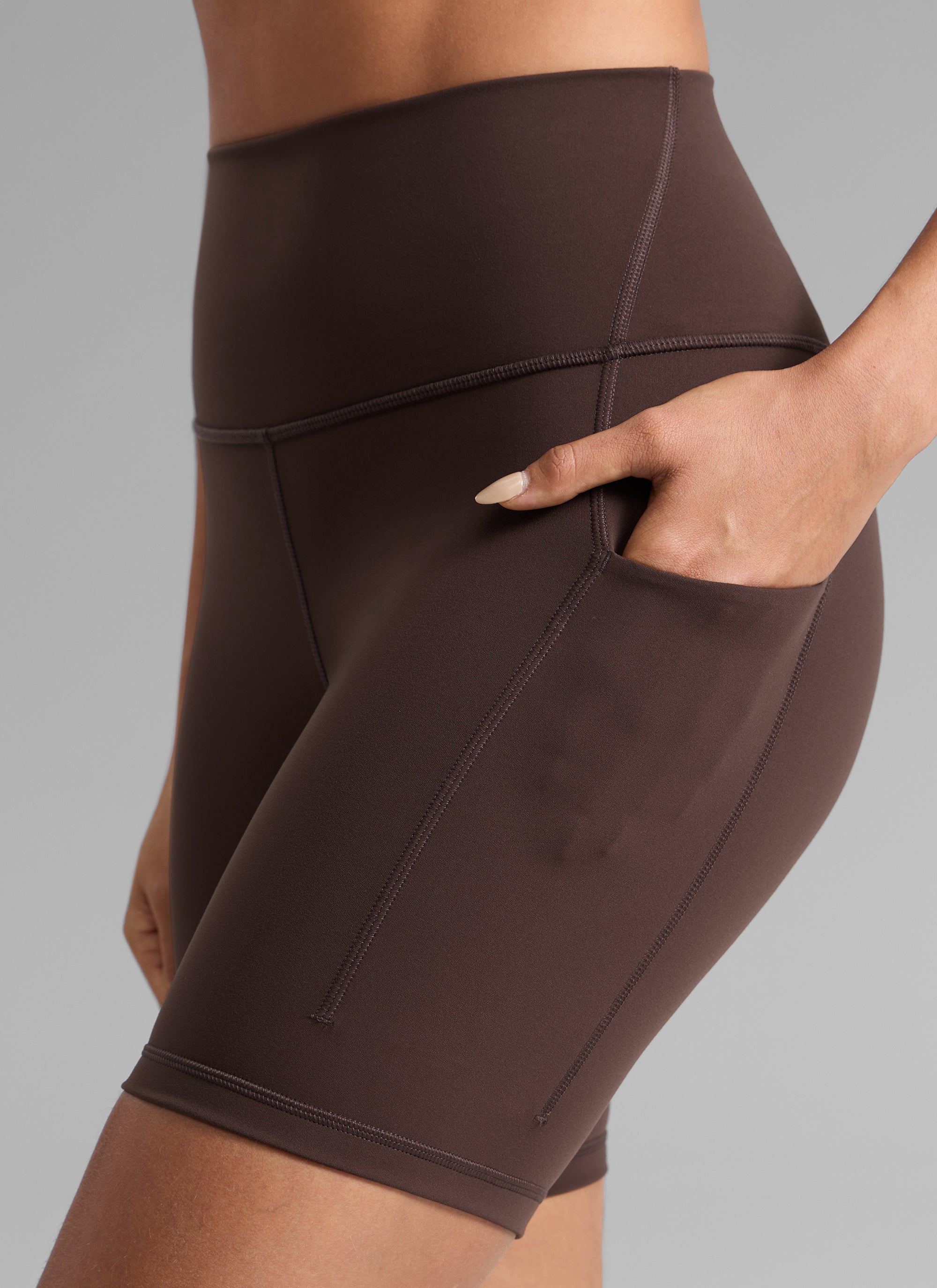 CRZ YOGA Butterbreeze Shorts con Bolsillos de Tiro Alto de 6 Pulgadas Marrón Fudge Caliente