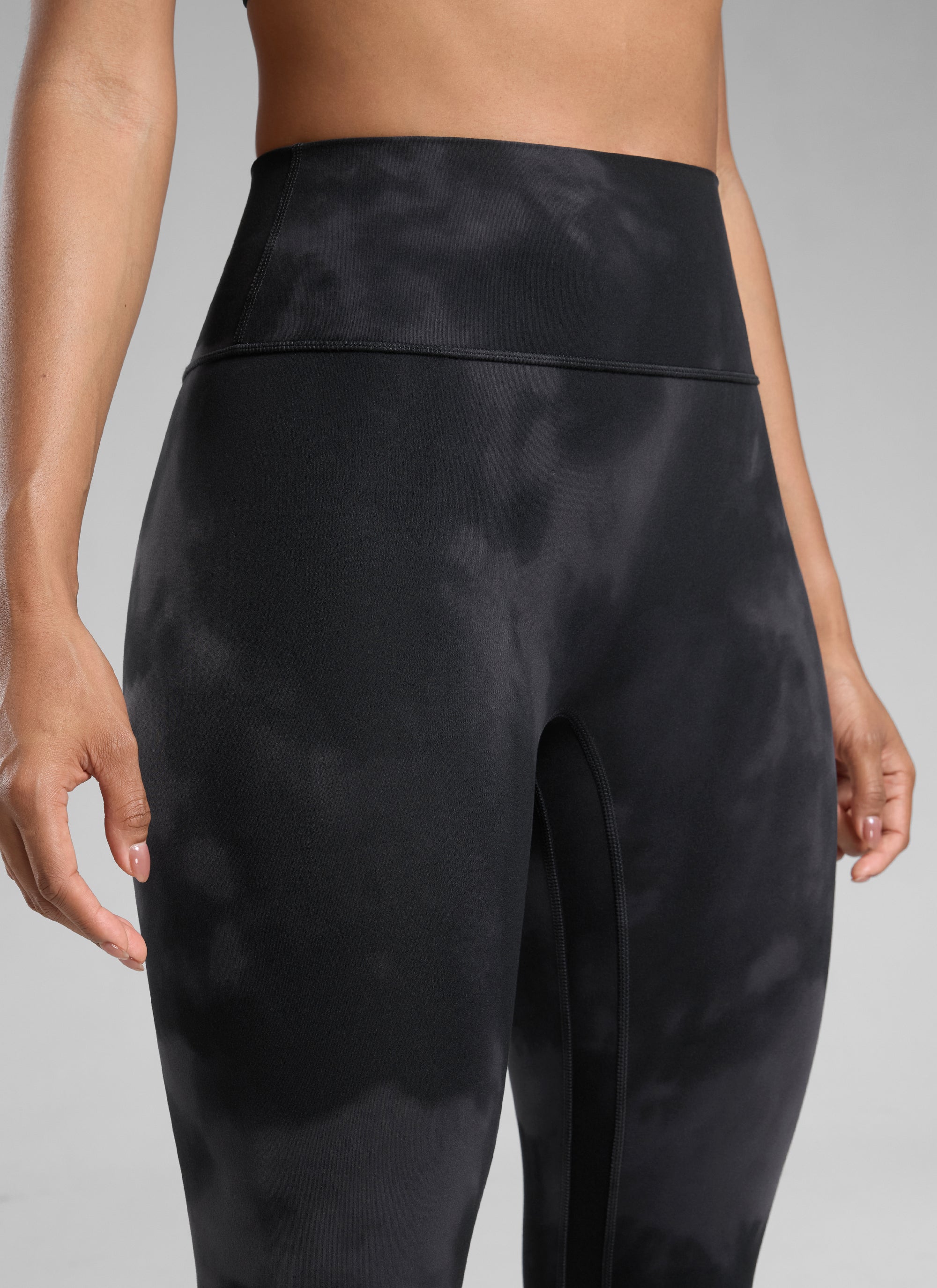 CRZ YOGA Butterlift Leggings Sin Costura Delantera de 25 Pulgadas para Mujer Flores De Tinte Negro