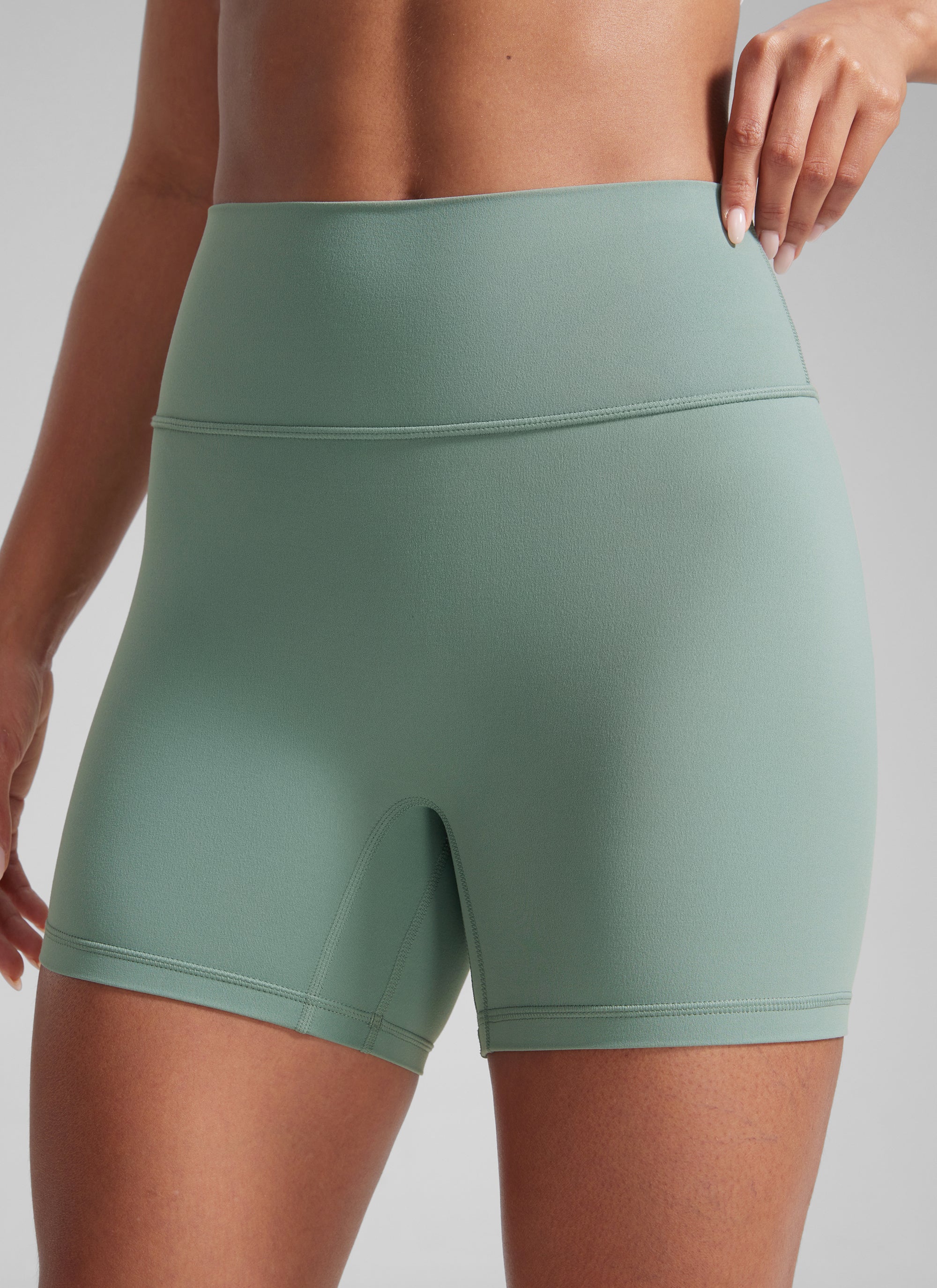 CRZ YOGA  Butterlift Leggings Cortos con el Culo Esreujado de 4 Pulgadas para Mujer Verde cráter