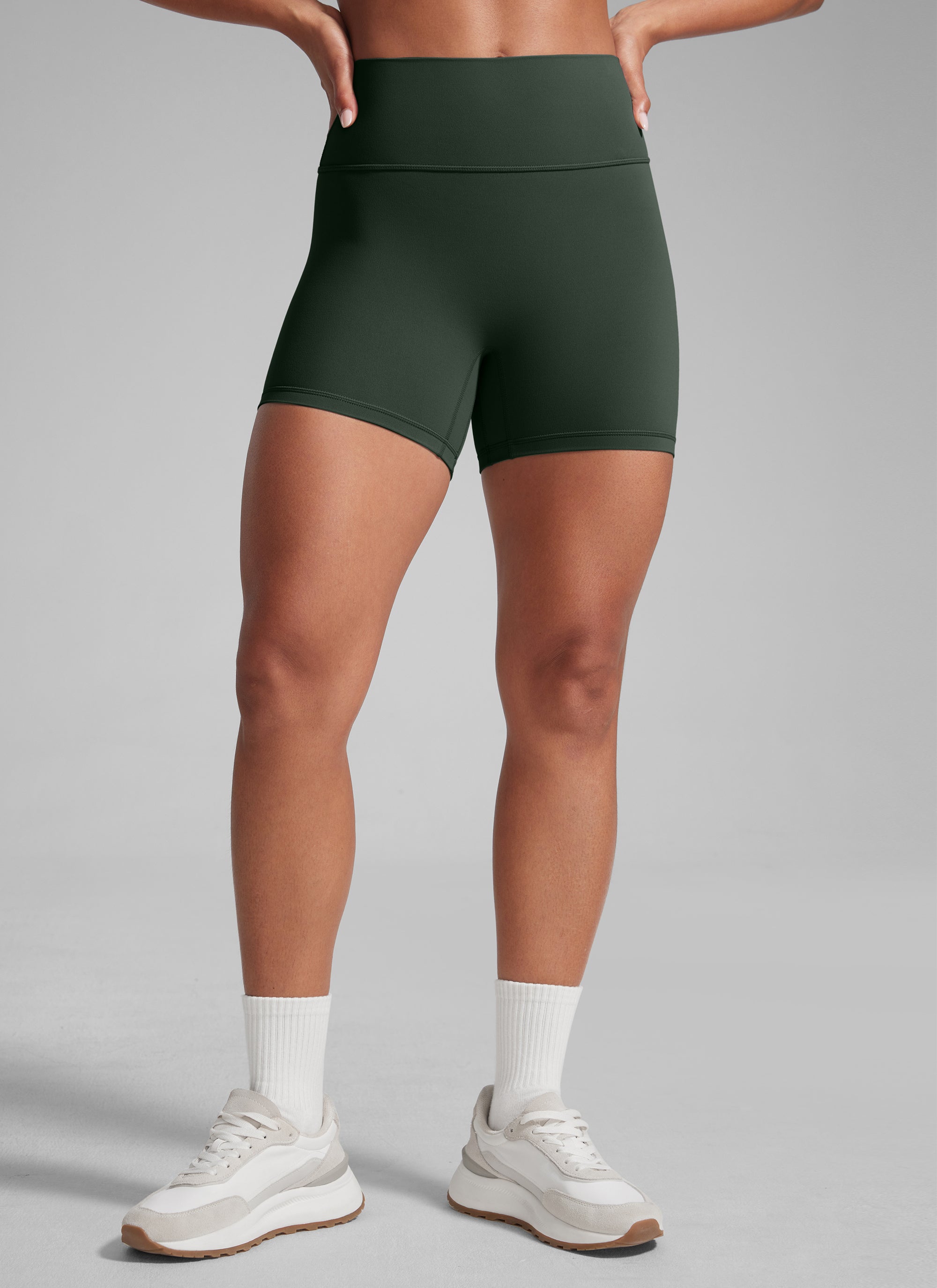CRZ YOGA  Butterlift Leggings Cortos con el Culo Esreujado de 4 Pulgadas para Mujer Leyenda Verde