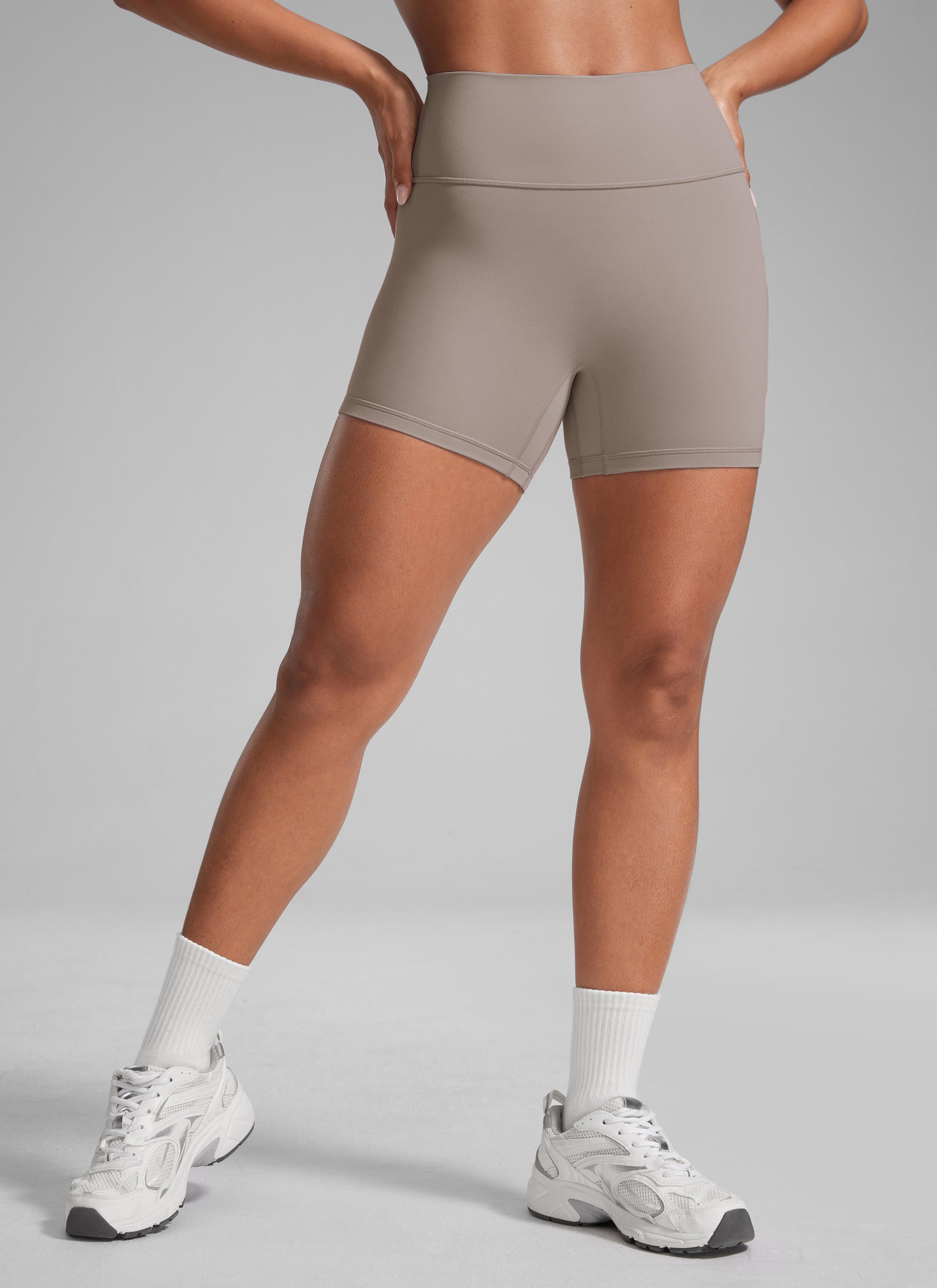 CRZ YOGA  Butterlift Leggings Cortos con el Culo Esreujado de 4 Pulgadas para Mujer Creamy Latte