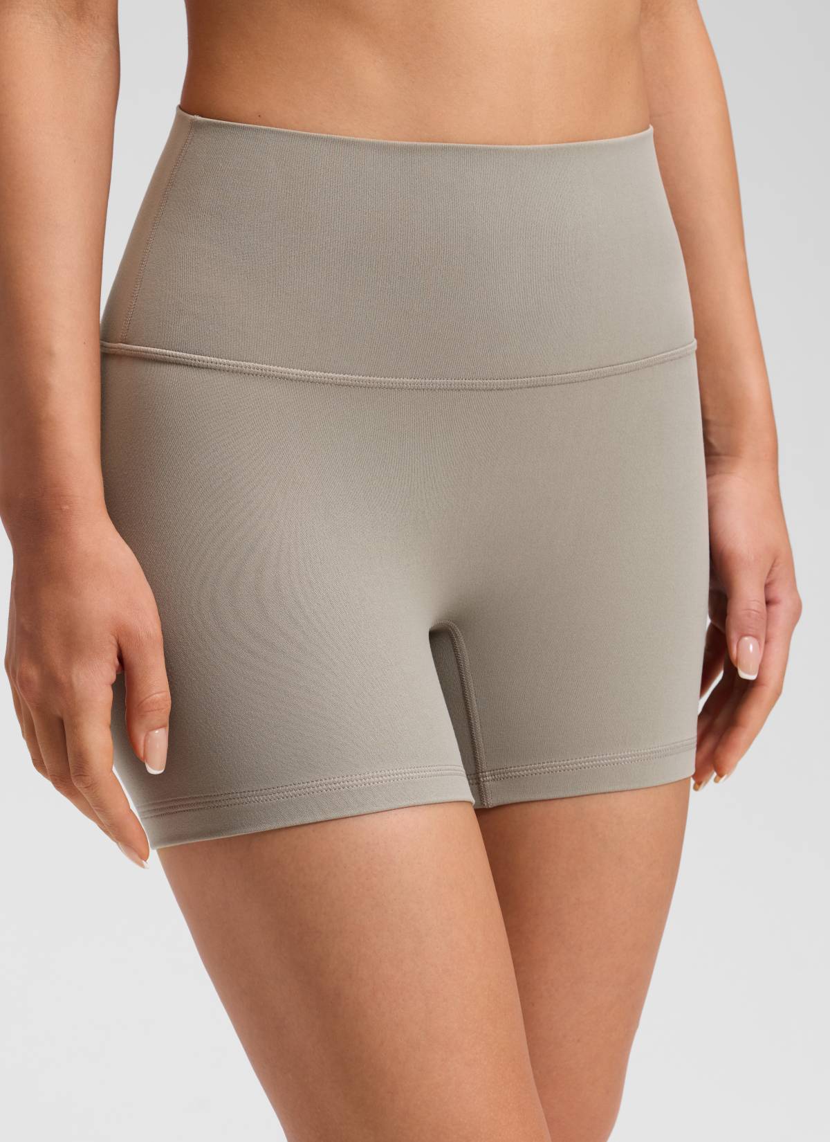 CRZ YOGA Mujer Butterluxe Shorts de Yoga Sin Costura Frontal de 4 pulg Gris Ceniza Cálido